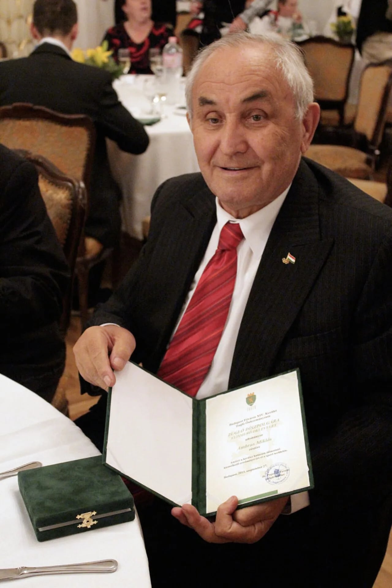 Porträt von Miklós Ambrus (1933–2019) – Gedenkseite