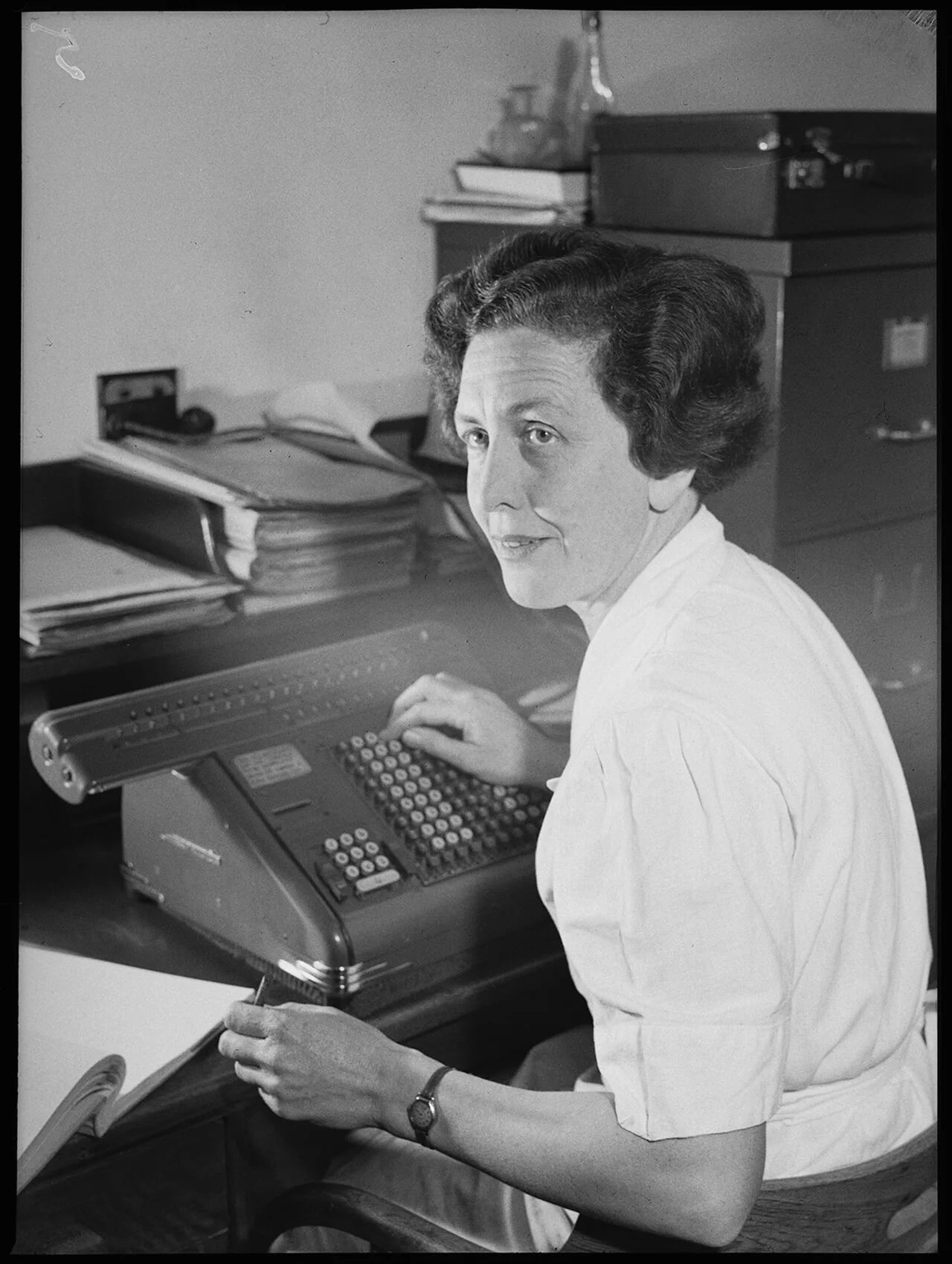 Portrait of Mollie Dive (1913–1997) – memorial page