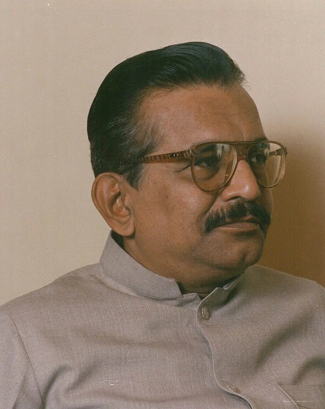 Portrait of Moosa Raza (1937–2024) – memorial page