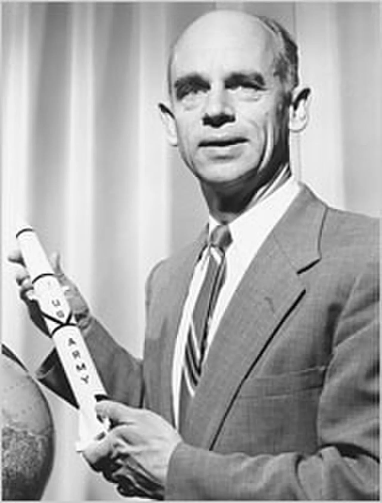 Porträt von Ernst Stuhlinger (1913–2008) – Gedenkseite