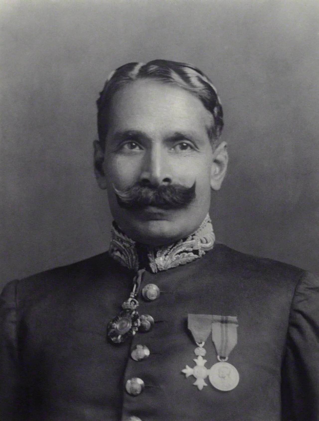 Porträt von Muhammad Ahmad Said Khan Chhatari (1888–1982) – Gedenkseite