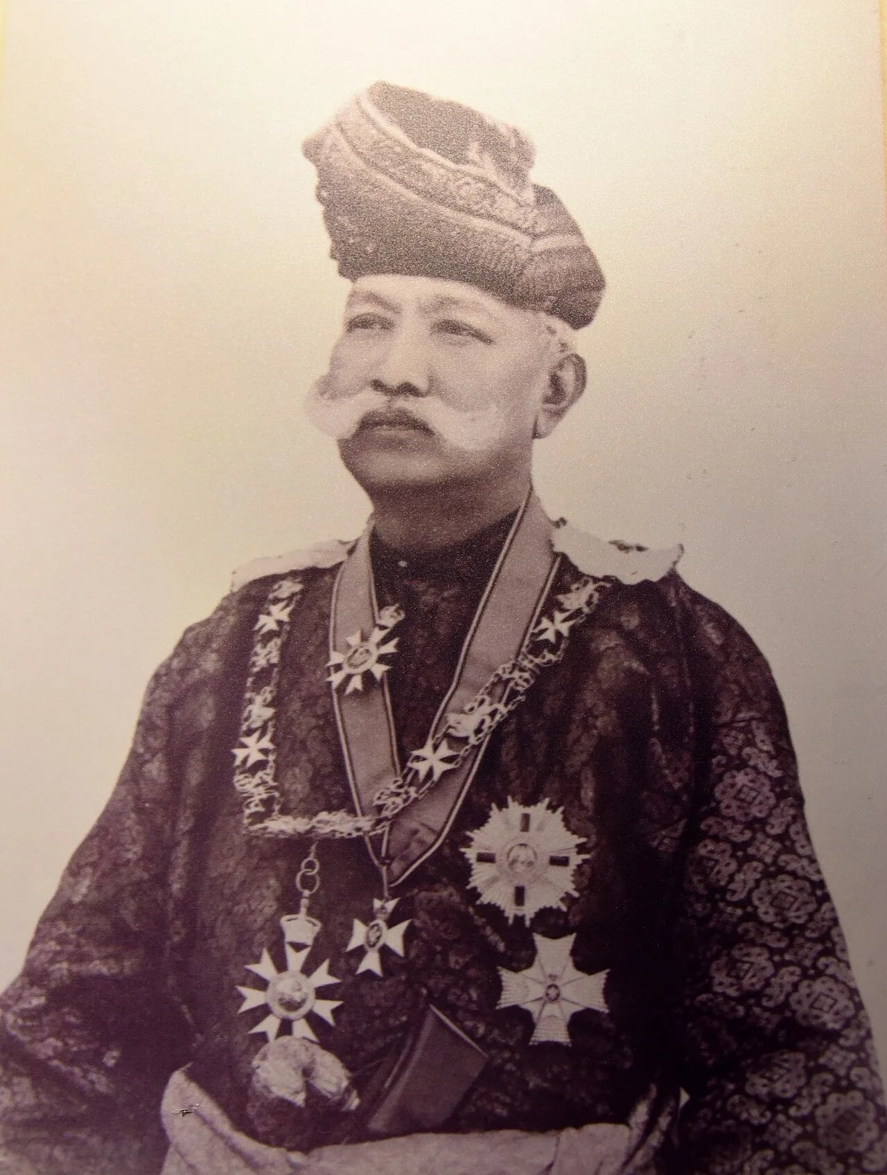 Porträt von Muhammad of Negeri Sembilan (1865–1933) – Gedenkseite