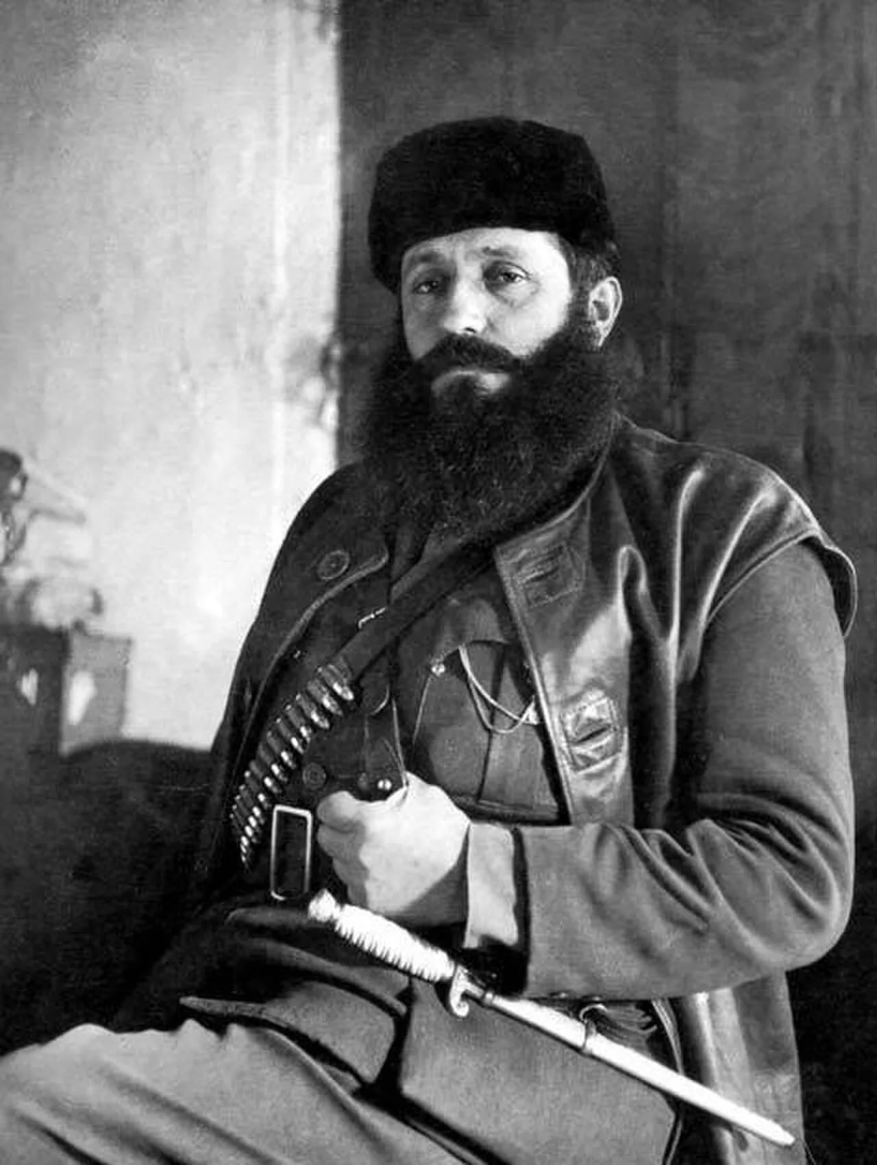 Portrait of Aris Velouchiotis (1905–1945) – memorial page