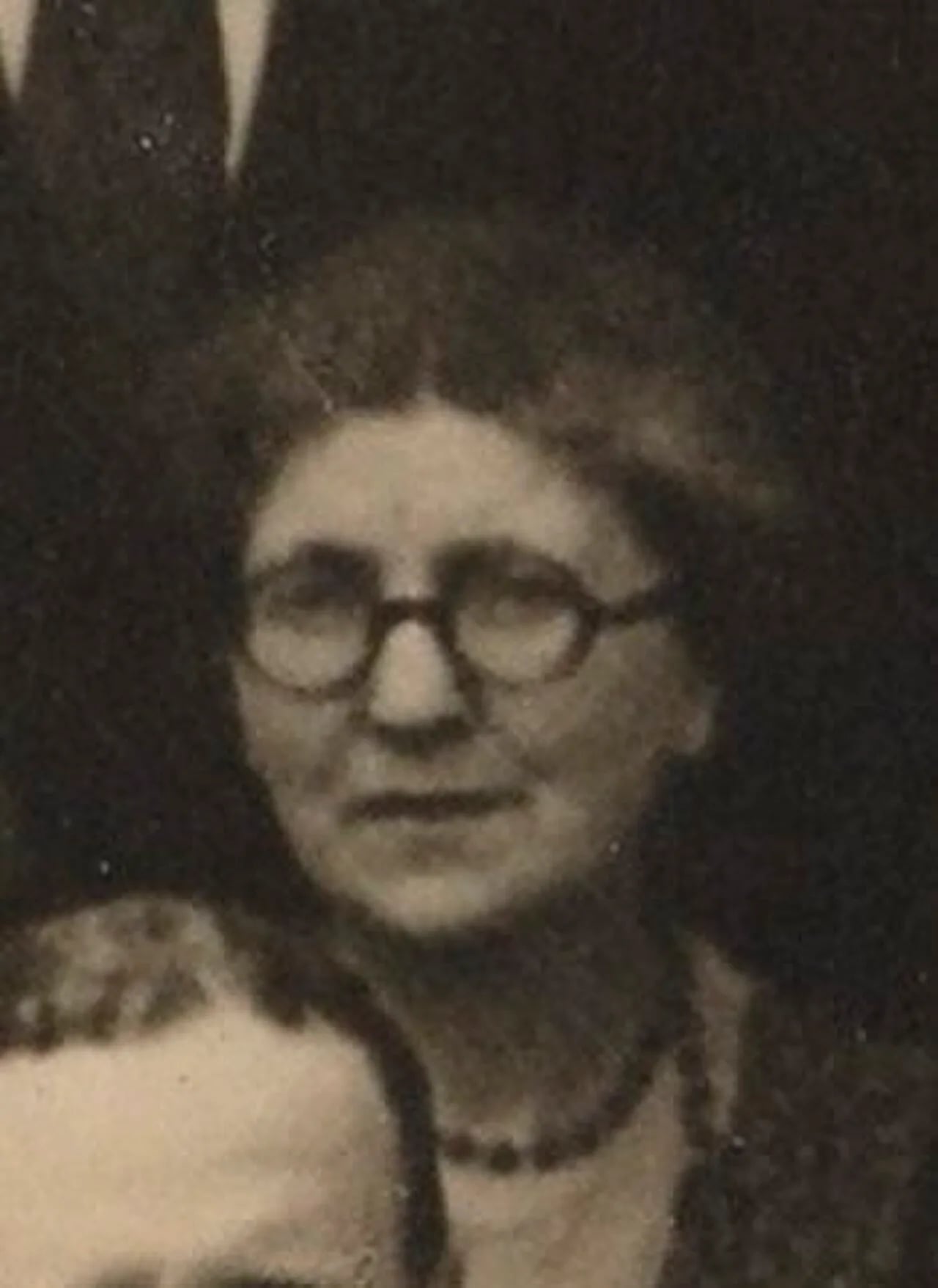 Portrait of Muriel Robertson (1883–1973) – memorial page
