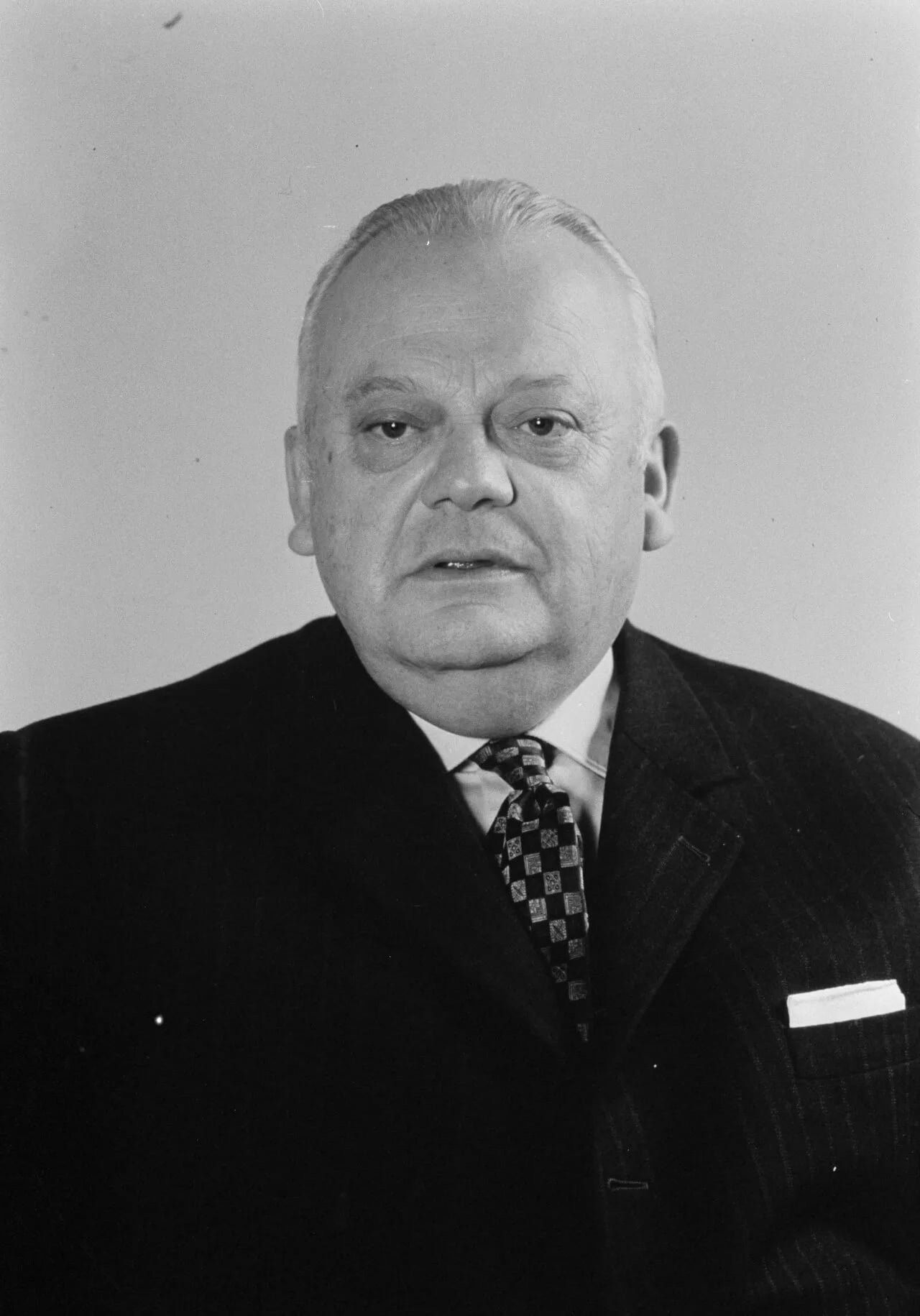 Porträt von Arno Theus (1911–1999) – Gedenkseite