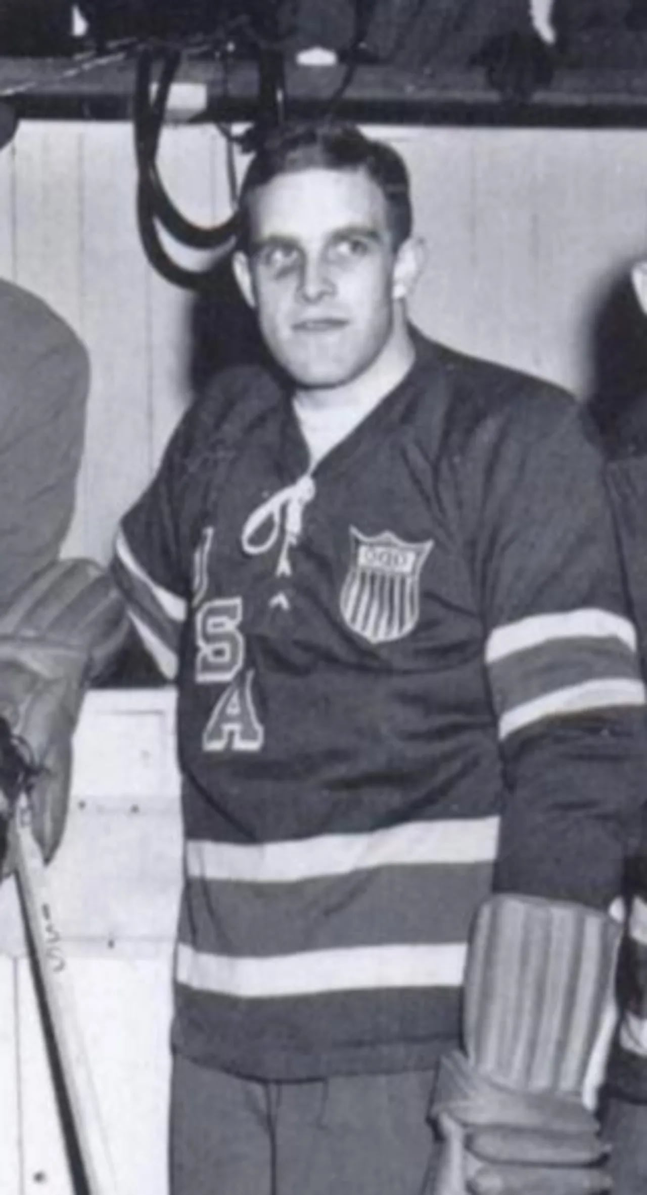 Portrait of Arnold Oss (1928–2024) – memorial page