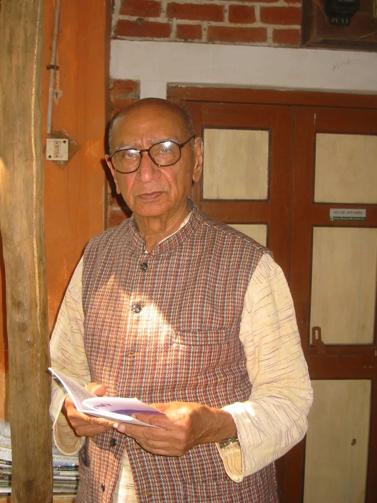 Porträt von Narayan Desai (1924–2015) – Gedenkseite
