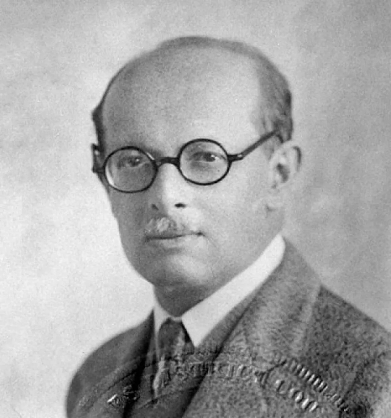 Portrait of Julius Edgar Lilienfeld (1882–1963) – memorial page