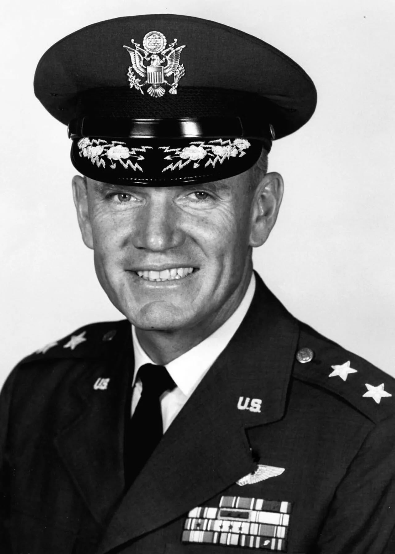 Portrait of Neil D. Van Sickle (1915–2019) – memorial page