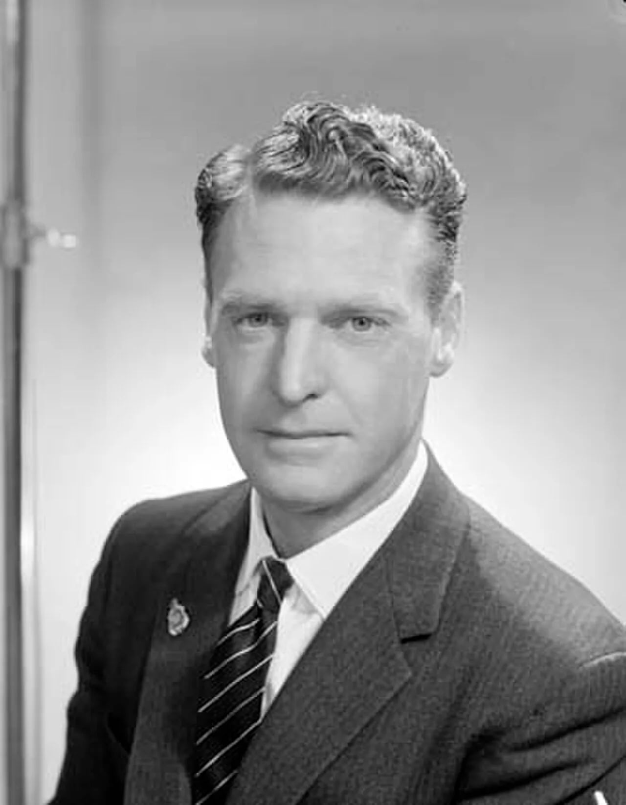 Porträt von Neil McNeill (1921–2009) – Gedenkseite