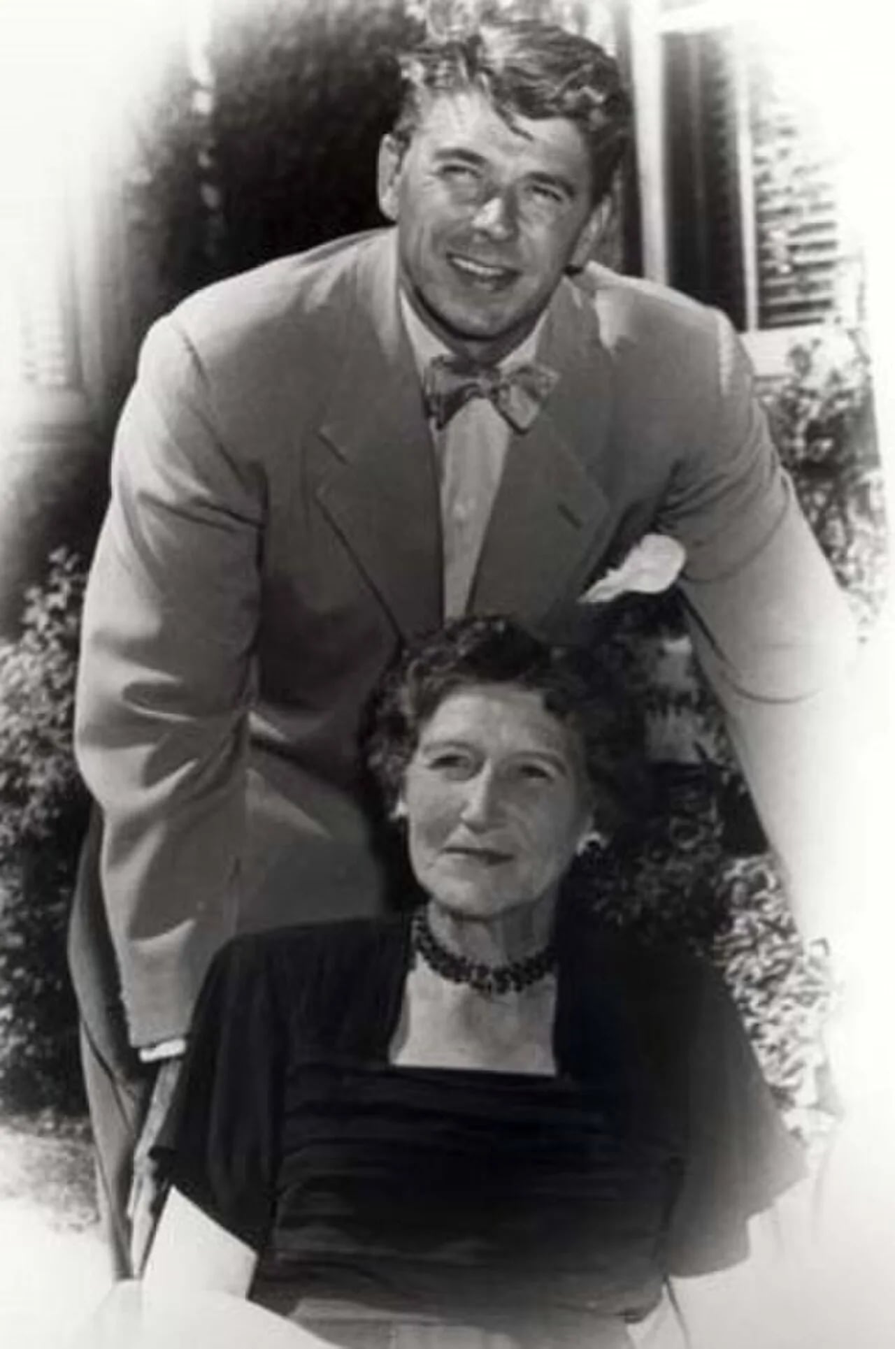 Porträt von Nelle Wilson Reagan (1883–1962) – Gedenkseite