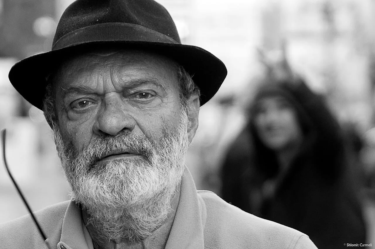 Portrait of Asher Tzarfati (1944–2022) – memorial page