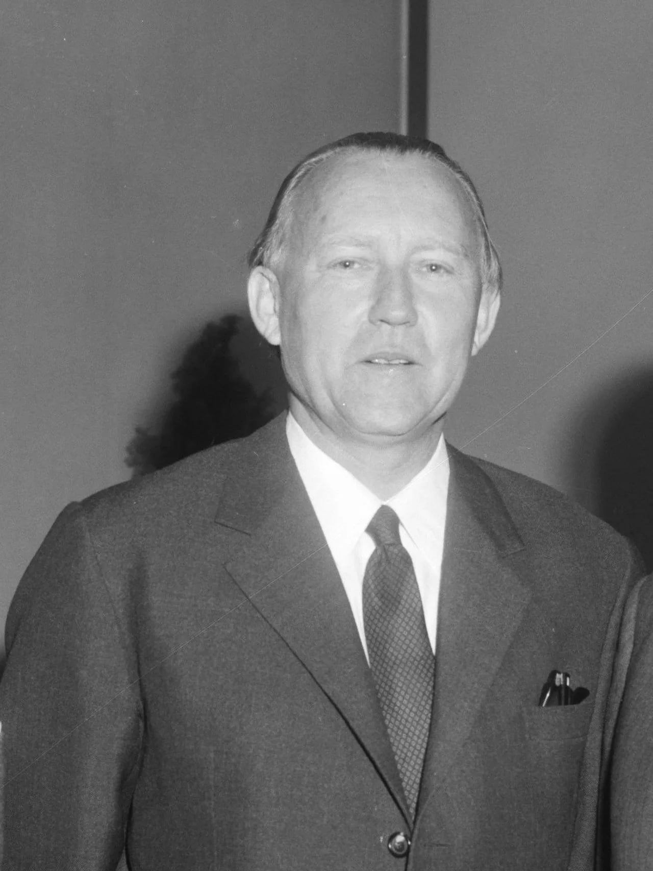 Portrait of Hans von der Groeben (1907–2005) – memorial page