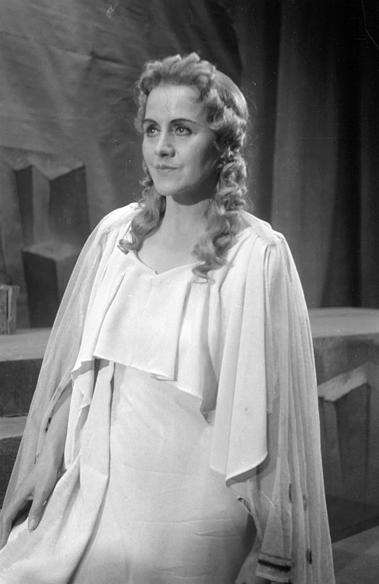 Portrait of Tiana Lemnitz (1897–1994) – memorial page