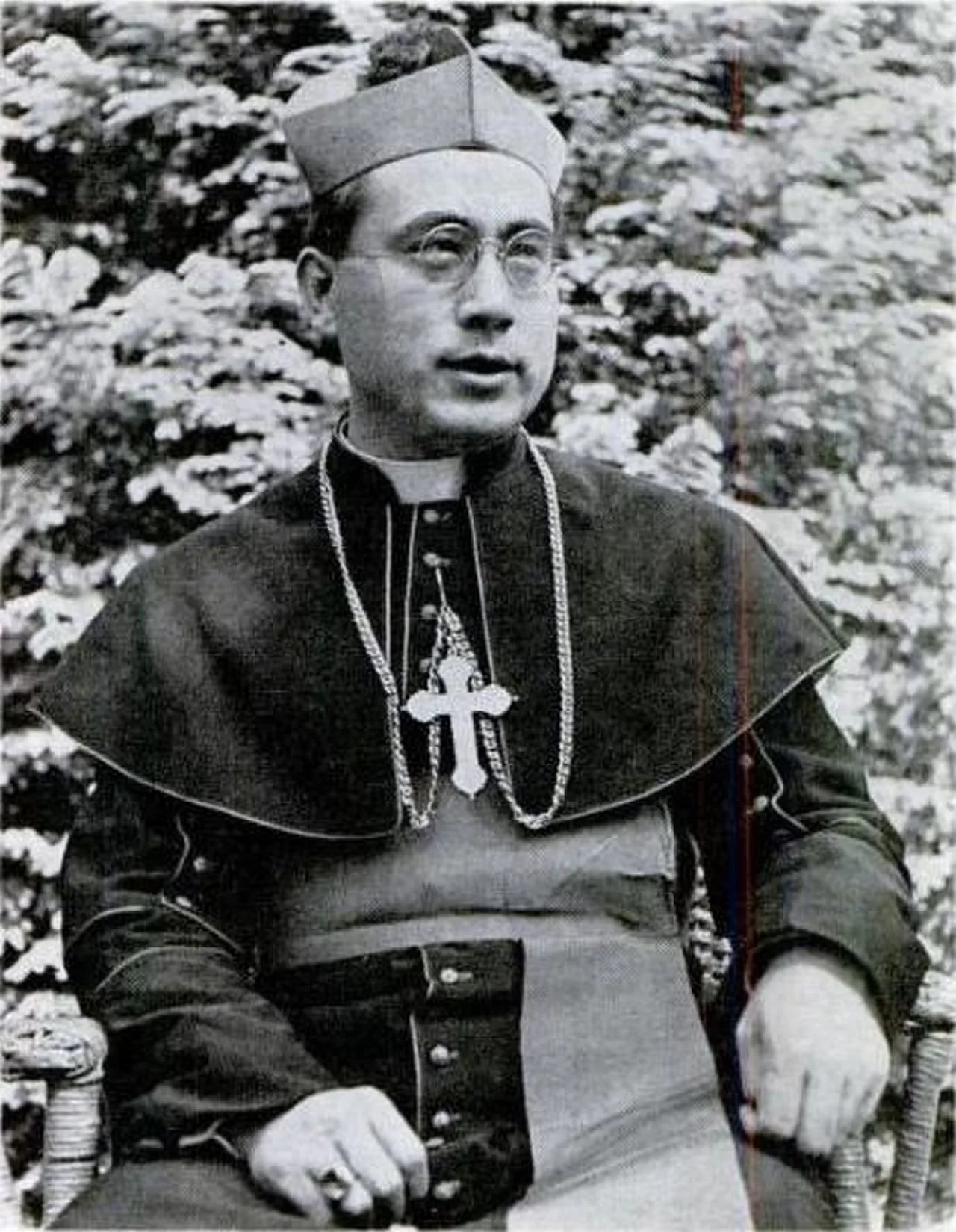 Portrait of Paul Yü Pin (1901–1978) – memorial page