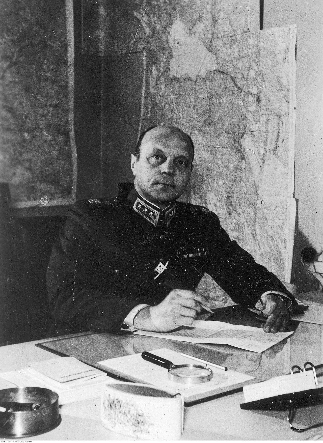 Porträt von Axel Erik Heinrichs (1890–1965) – Gedenkseite