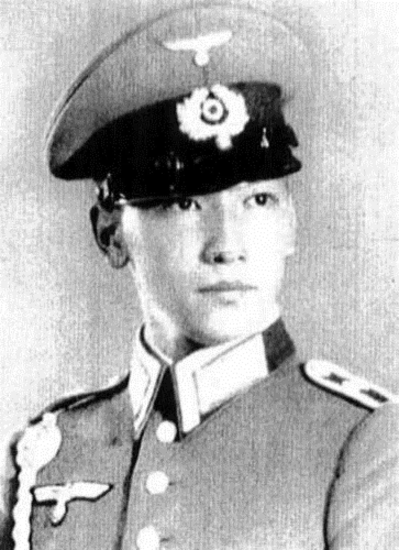 Portrait of Chiang Wei-kuo (1916–1997) – memorial page