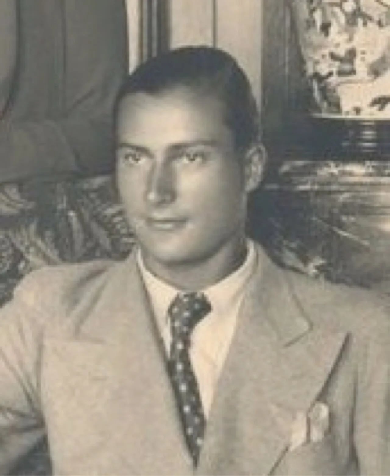 Porträt von Louis Napoléon (1914–1997) – Gedenkseite