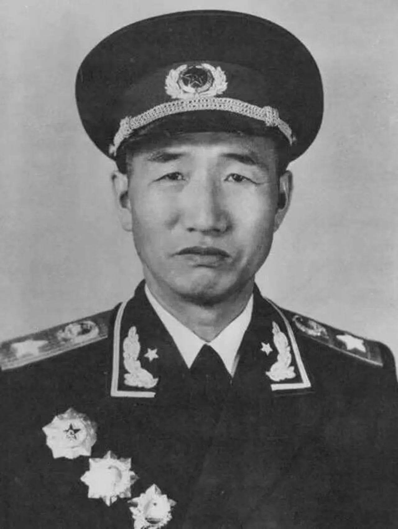 Portrait of Xu Xiangqian (1901–1990) – memorial page