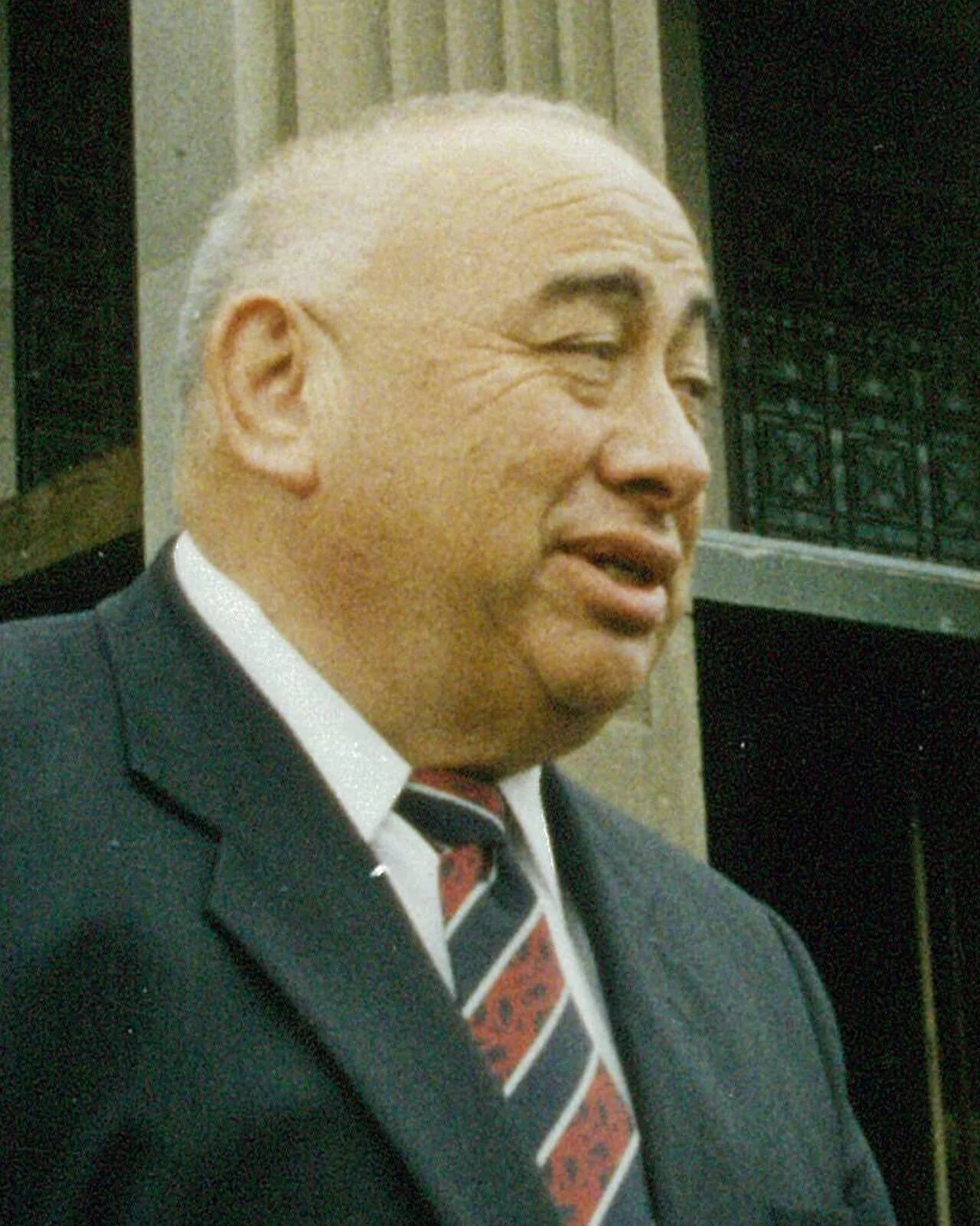 Porträt von Ngātata Love (1937–2018) – Gedenkseite