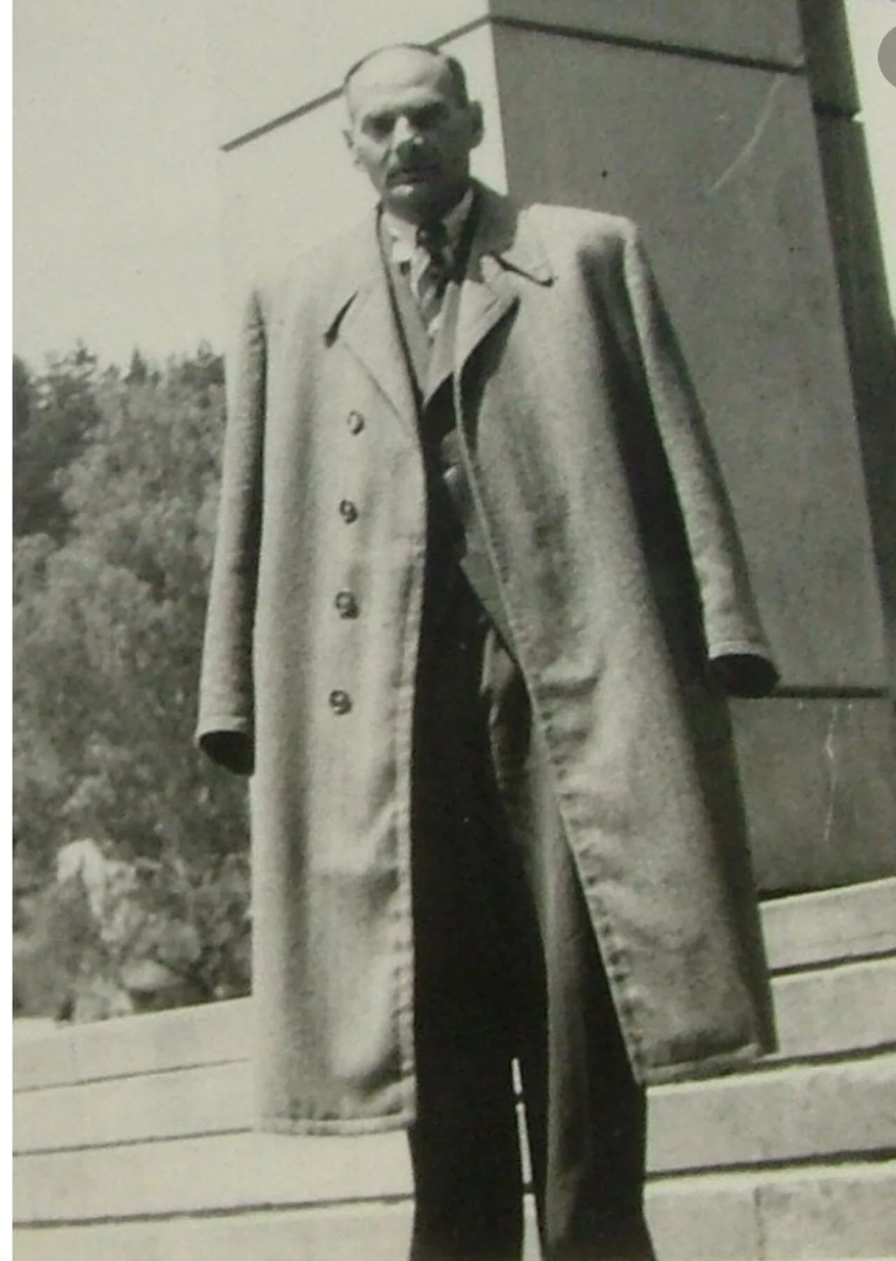 Porträt von Leyb Morgenṭoy (1905–1979) – Gedenkseite