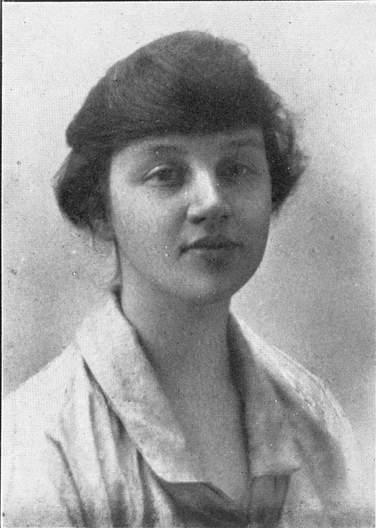 Portrait of Hilda Mary Hooke (1898–1978) – memorial page