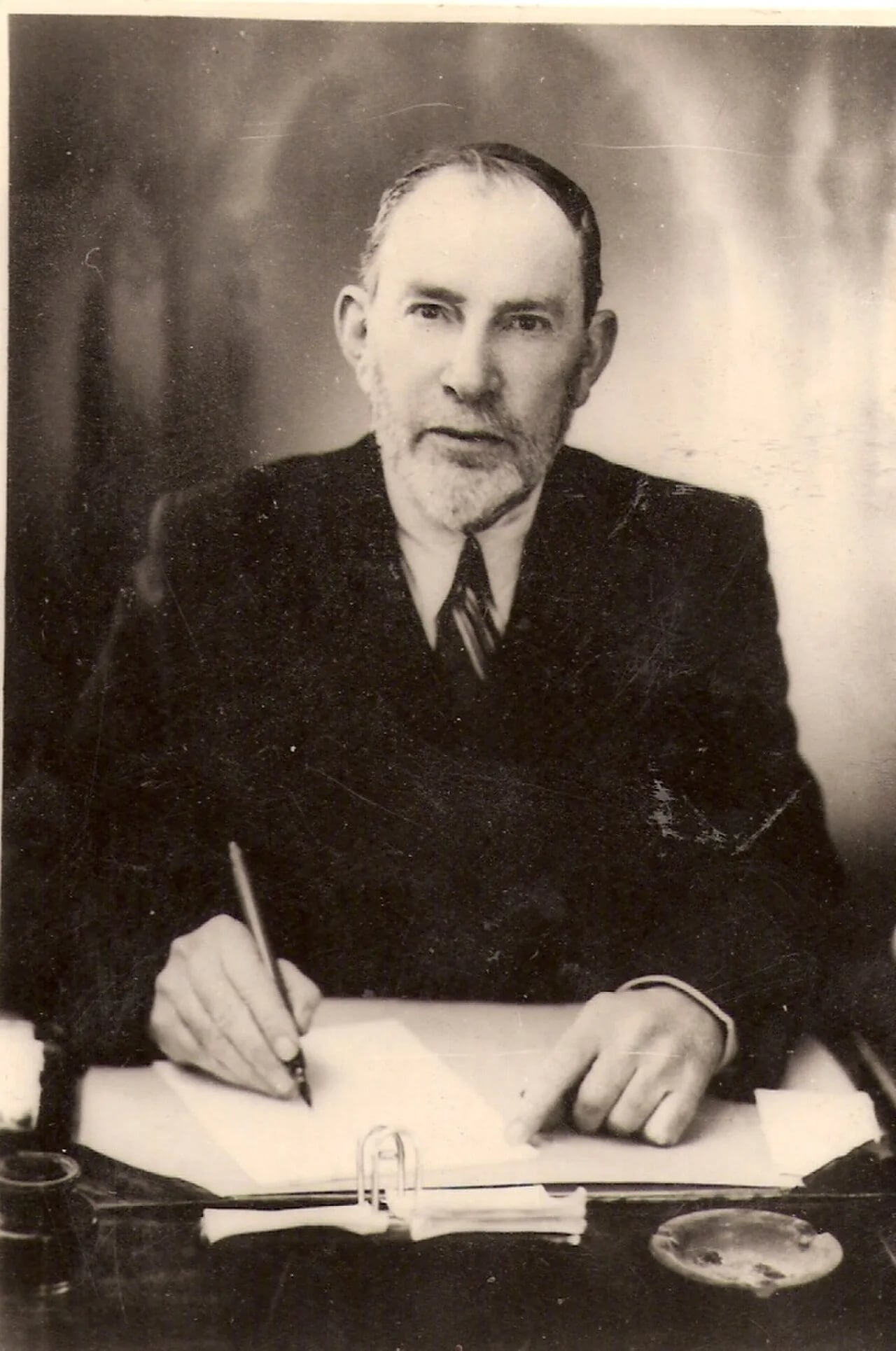 Porträt von Yiṣḥāq Yaʿăqōv Yelîn (1885–1964) – Gedenkseite
