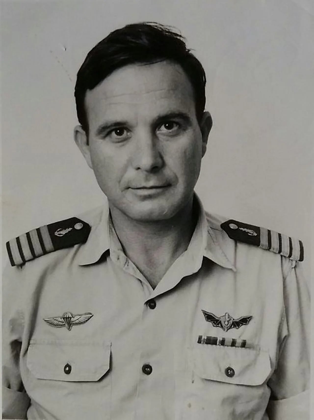 Porträt von Yitzhak Rahav (1926–2015) – Gedenkseite