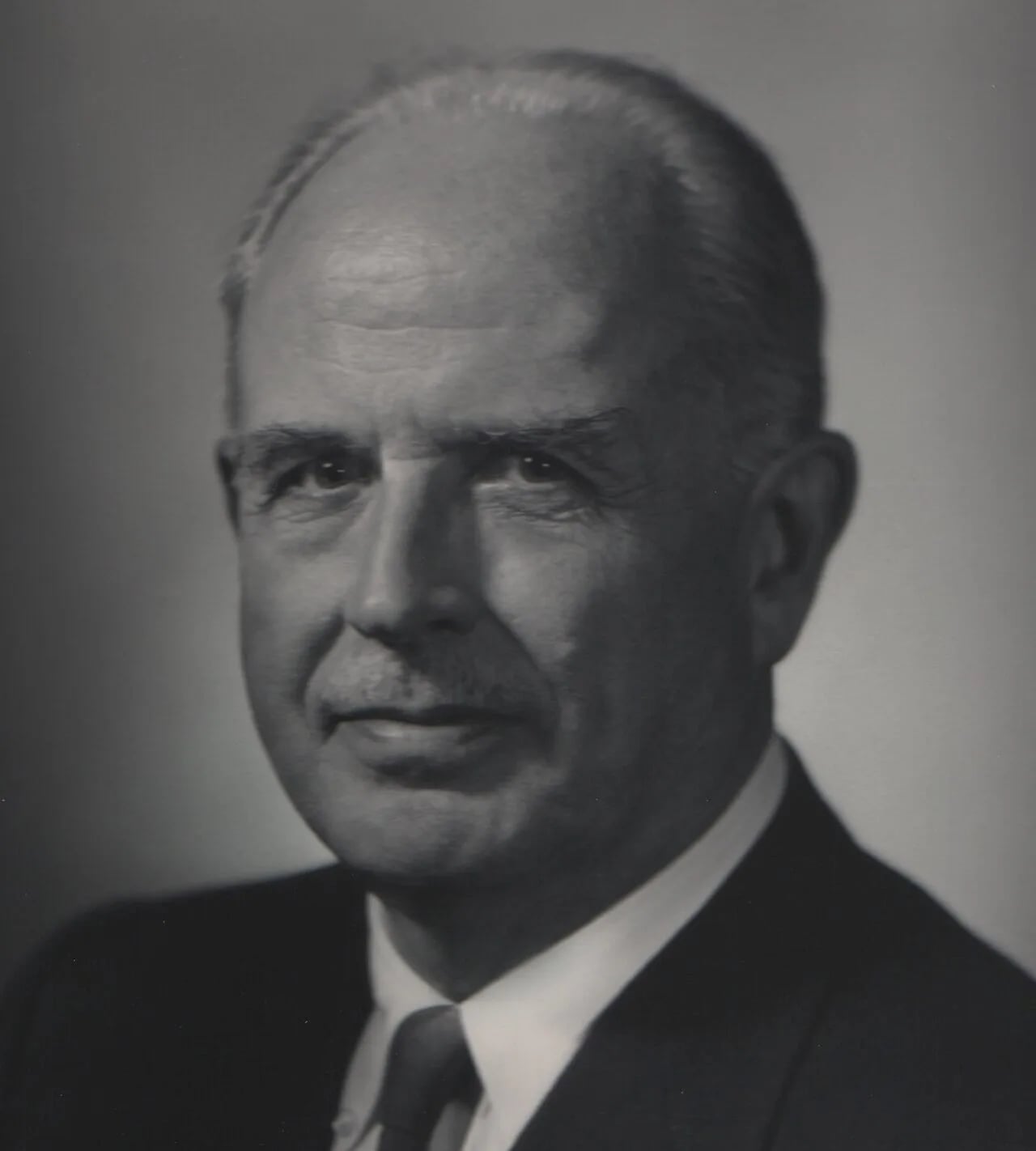 Portrait of Norman T Newton (1898–1992) – memorial page