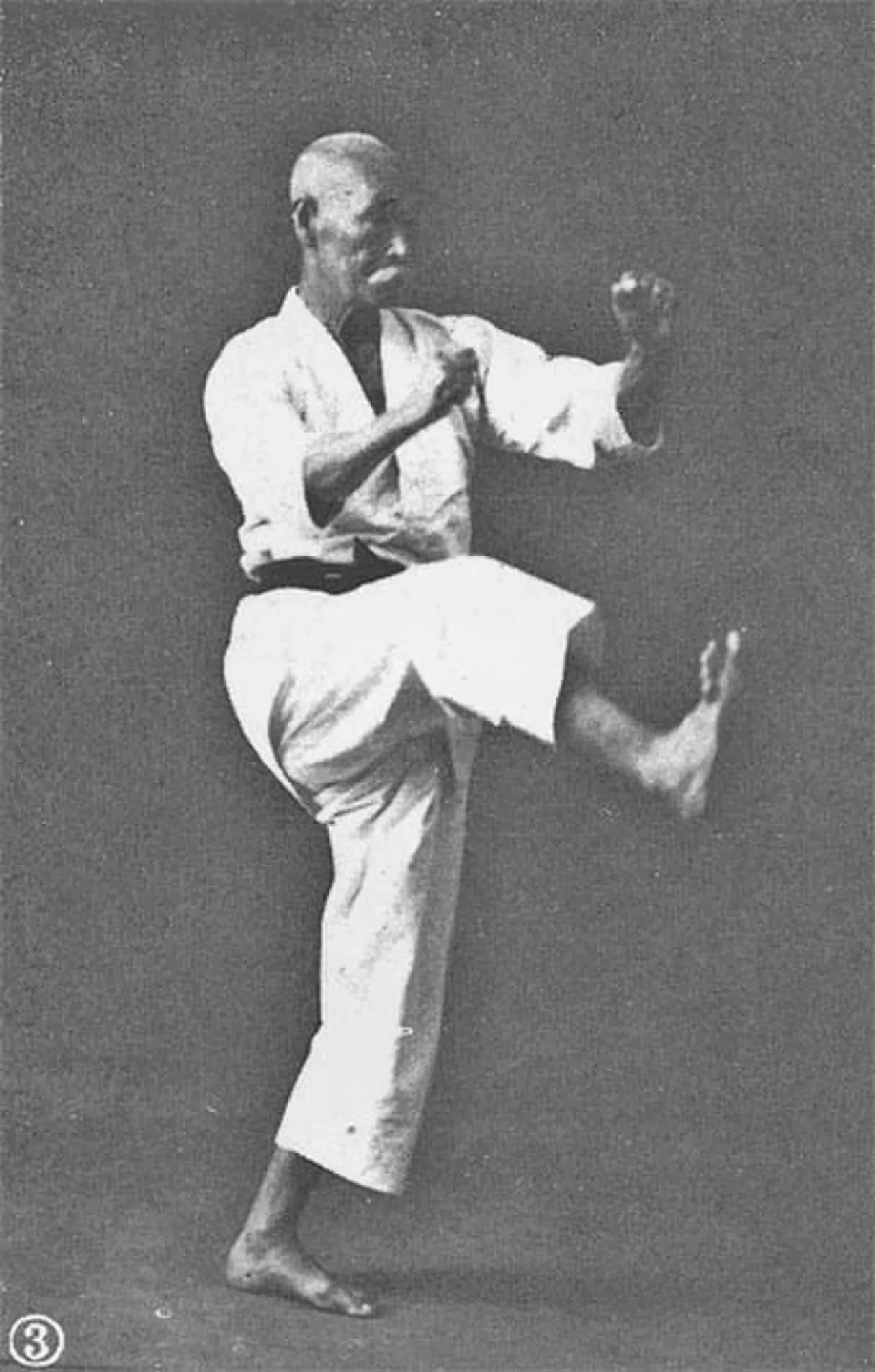 Porträt von Chōmo Hanashiro (1869–1945) – Gedenkseite