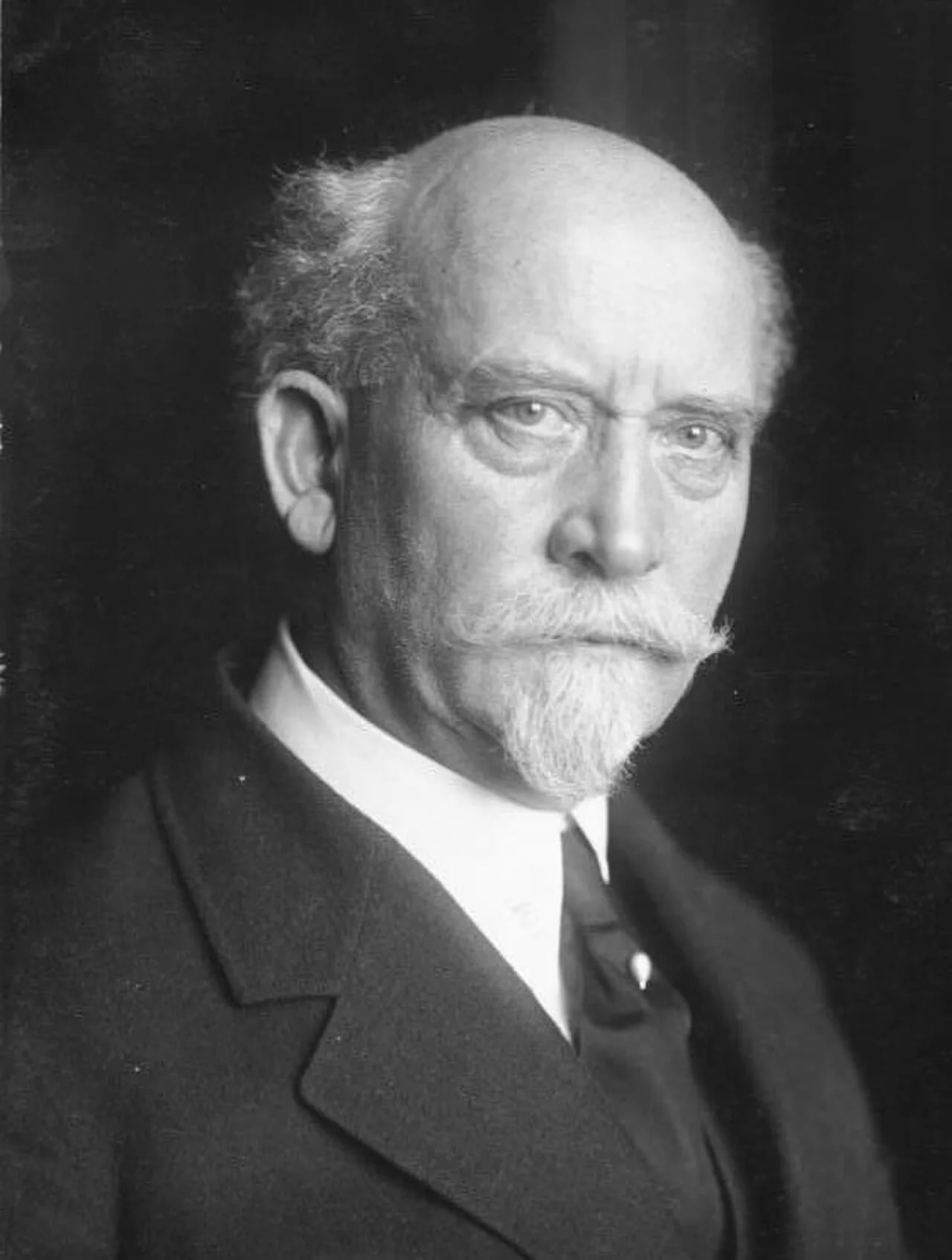 Portrait of Philipp Scheidemann (1865–1939) – memorial page