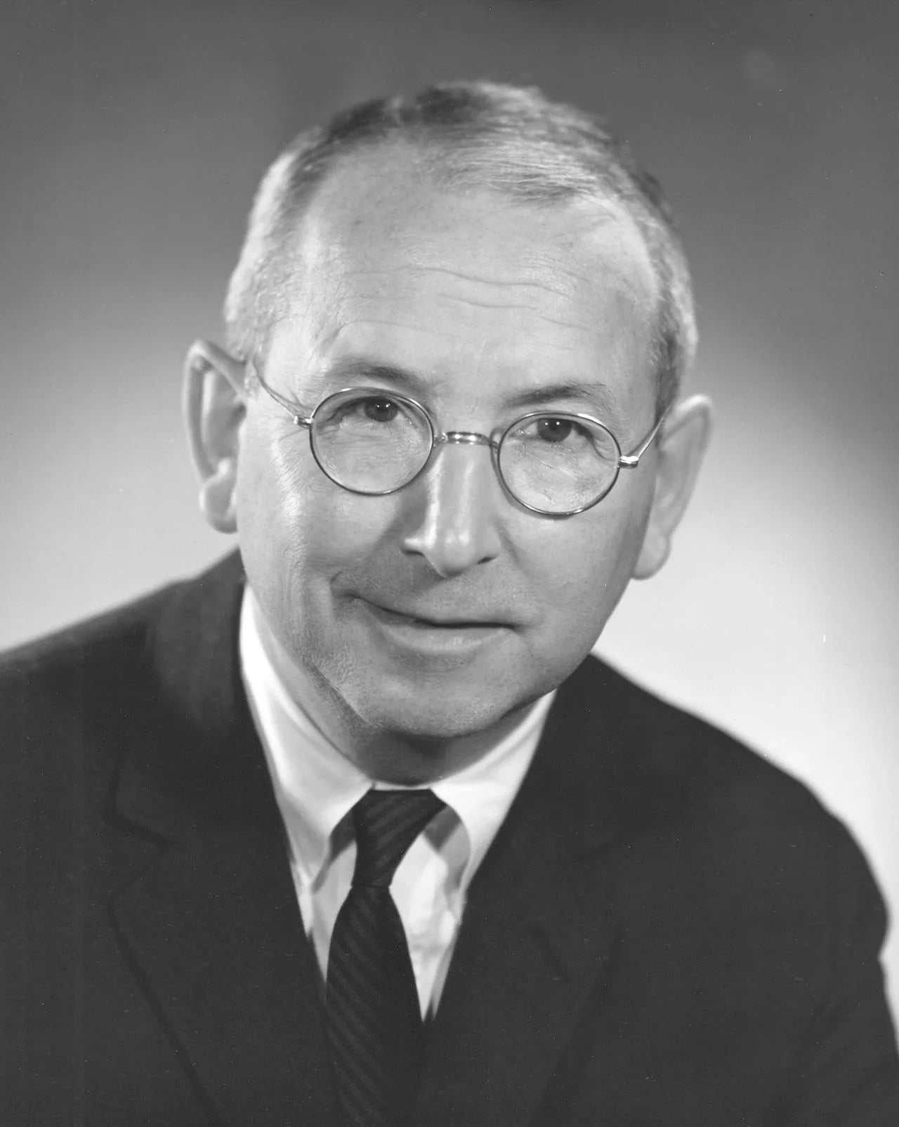 Porträt von Paul D. MacLean (1913–2007) – Gedenkseite