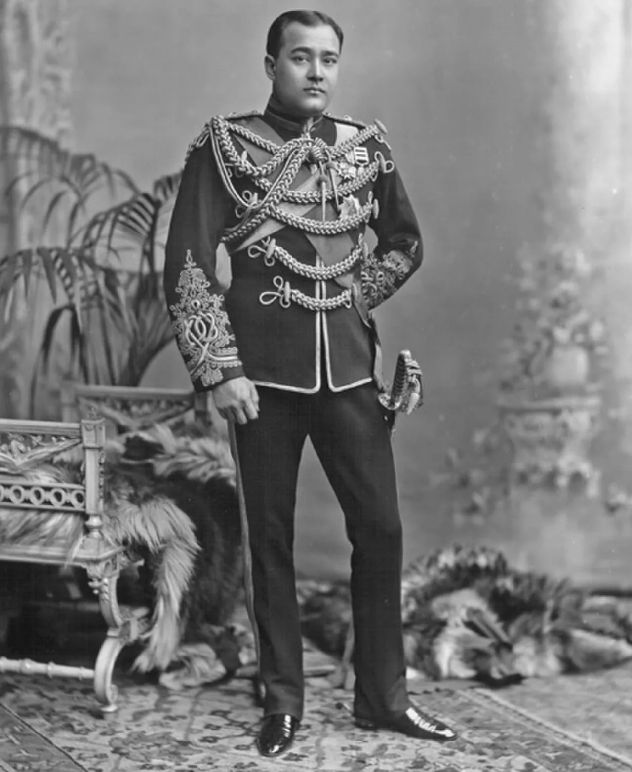Porträt von Nripendra Narayan (1862–1911) – Gedenkseite