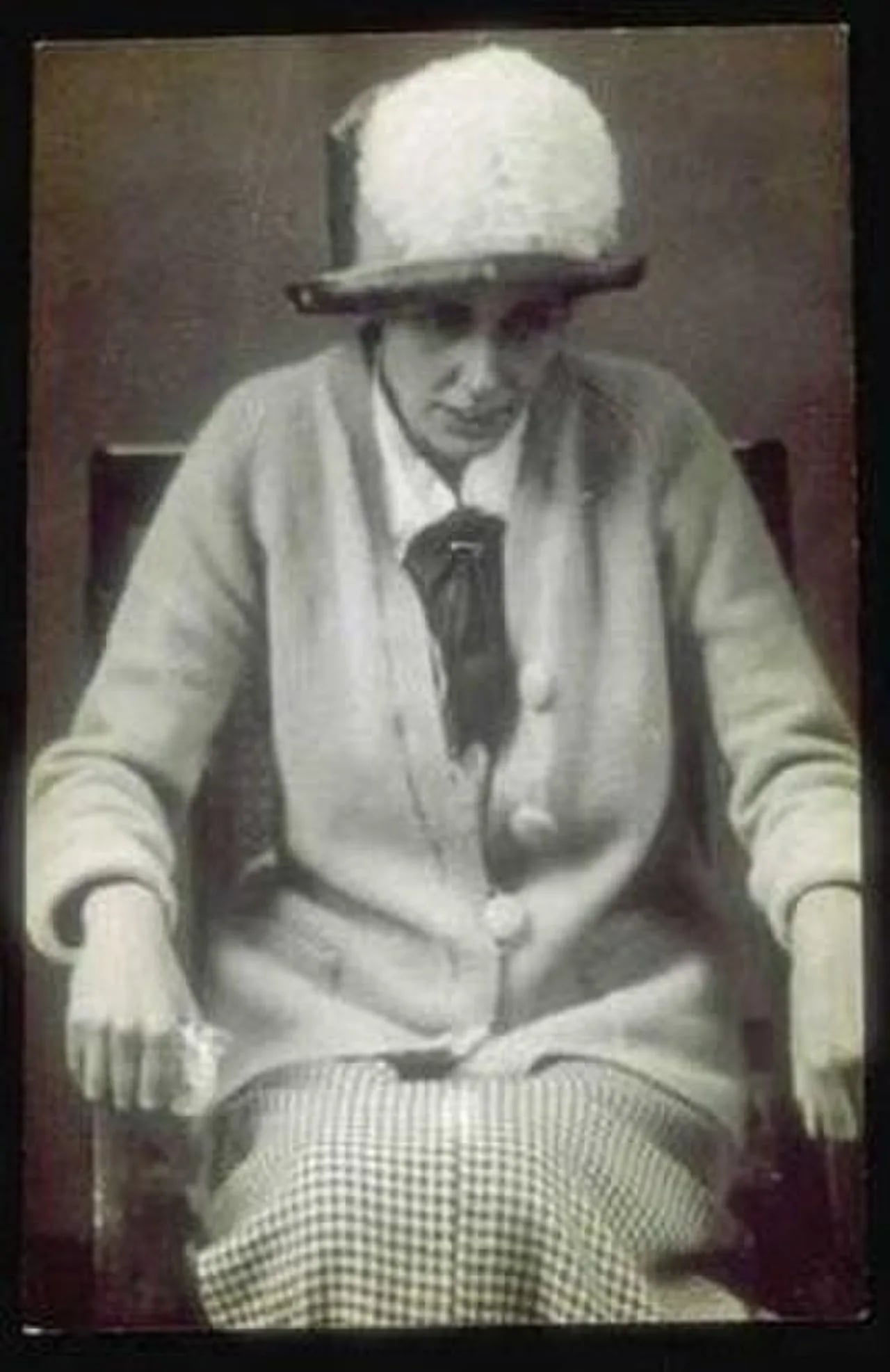 Portrait of Olive Wharry (1886–1947) – memorial page