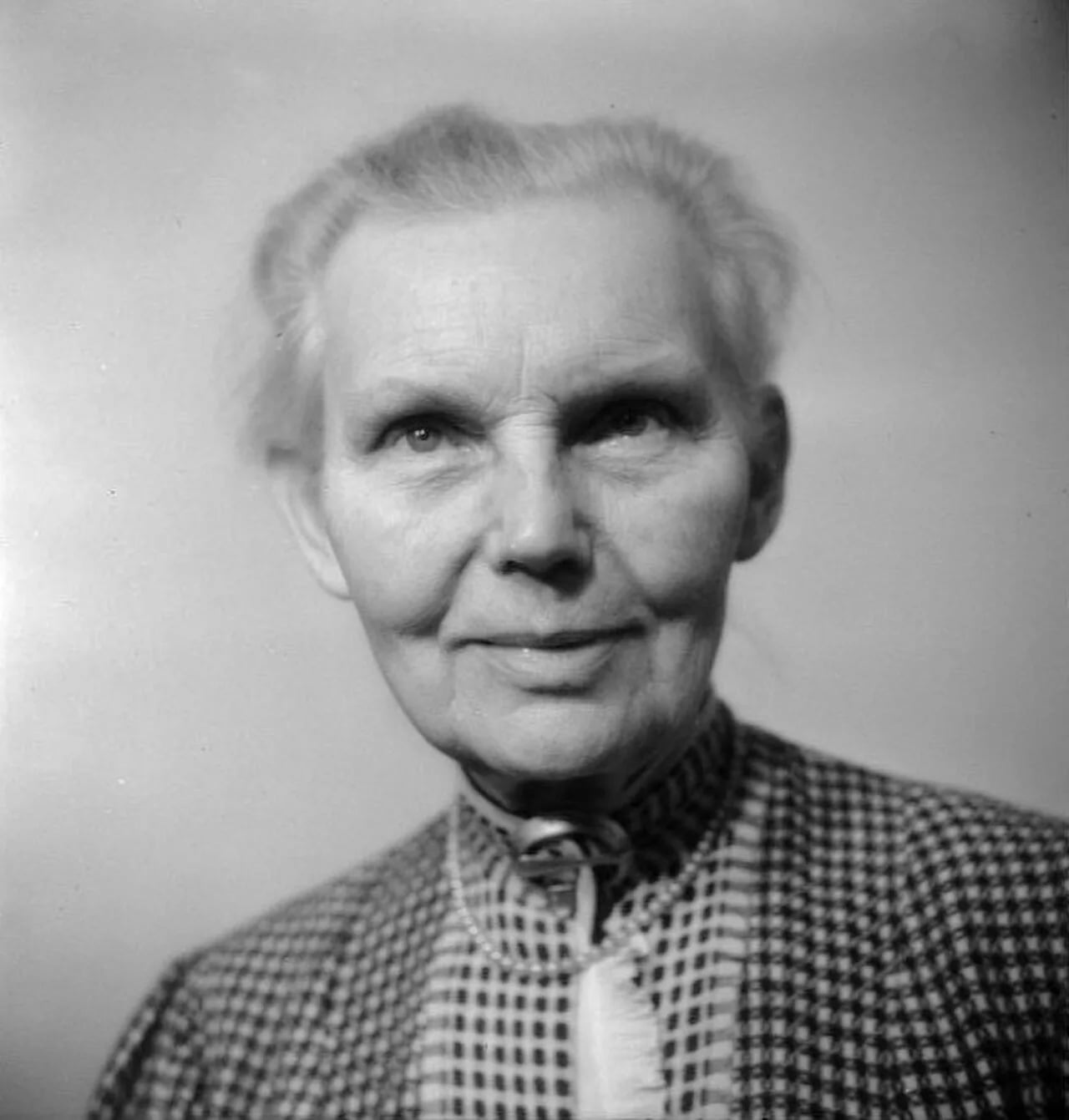 Porträt von Marie-Elisabeth Lüders (1878–1966) – Gedenkseite