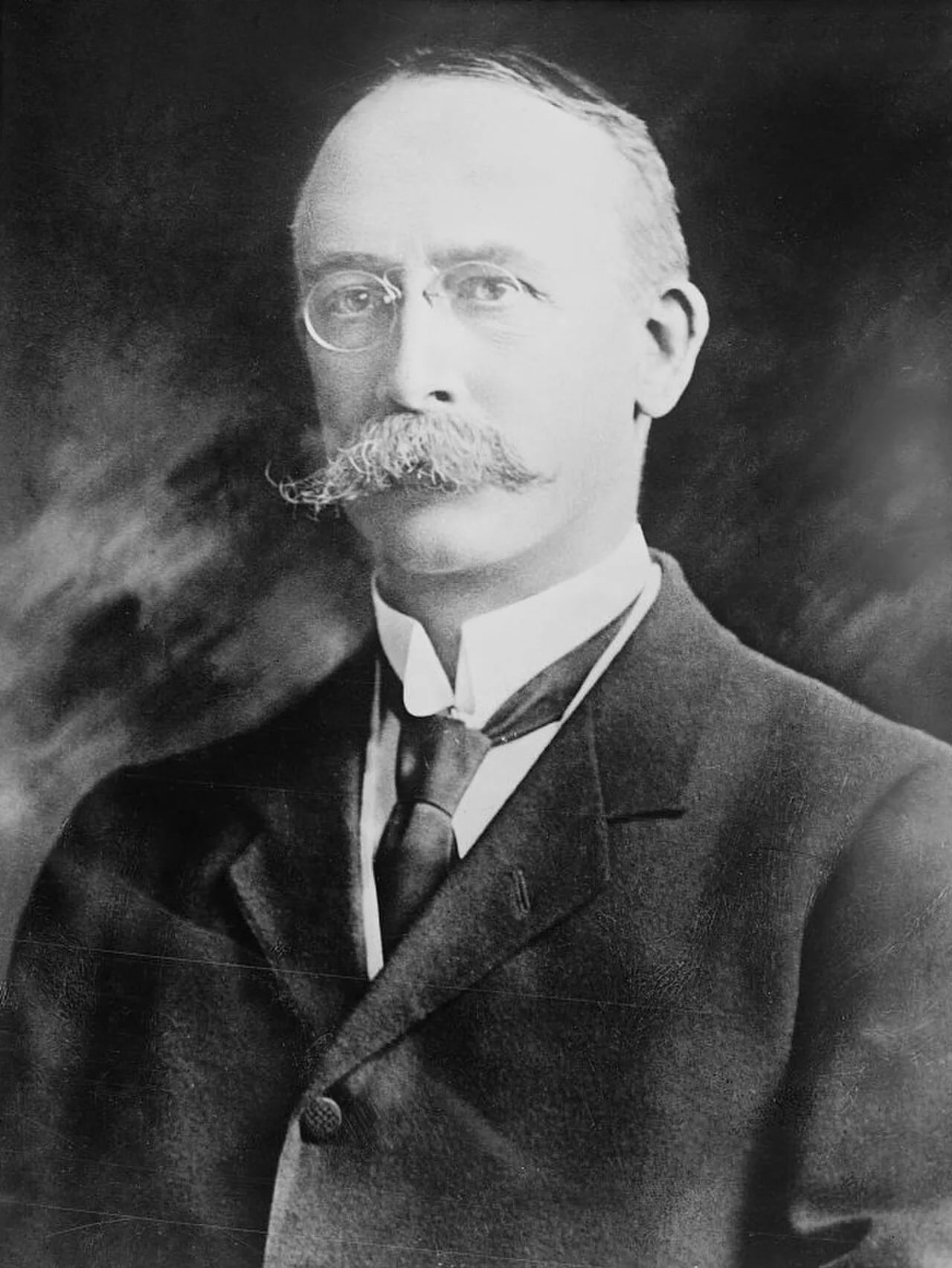 Portrait of Arthur Gordon Webster (1863–1923) – memorial page