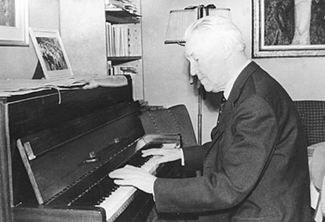 Porträt von Juhan Aavik (1884–1982) – Gedenkseite