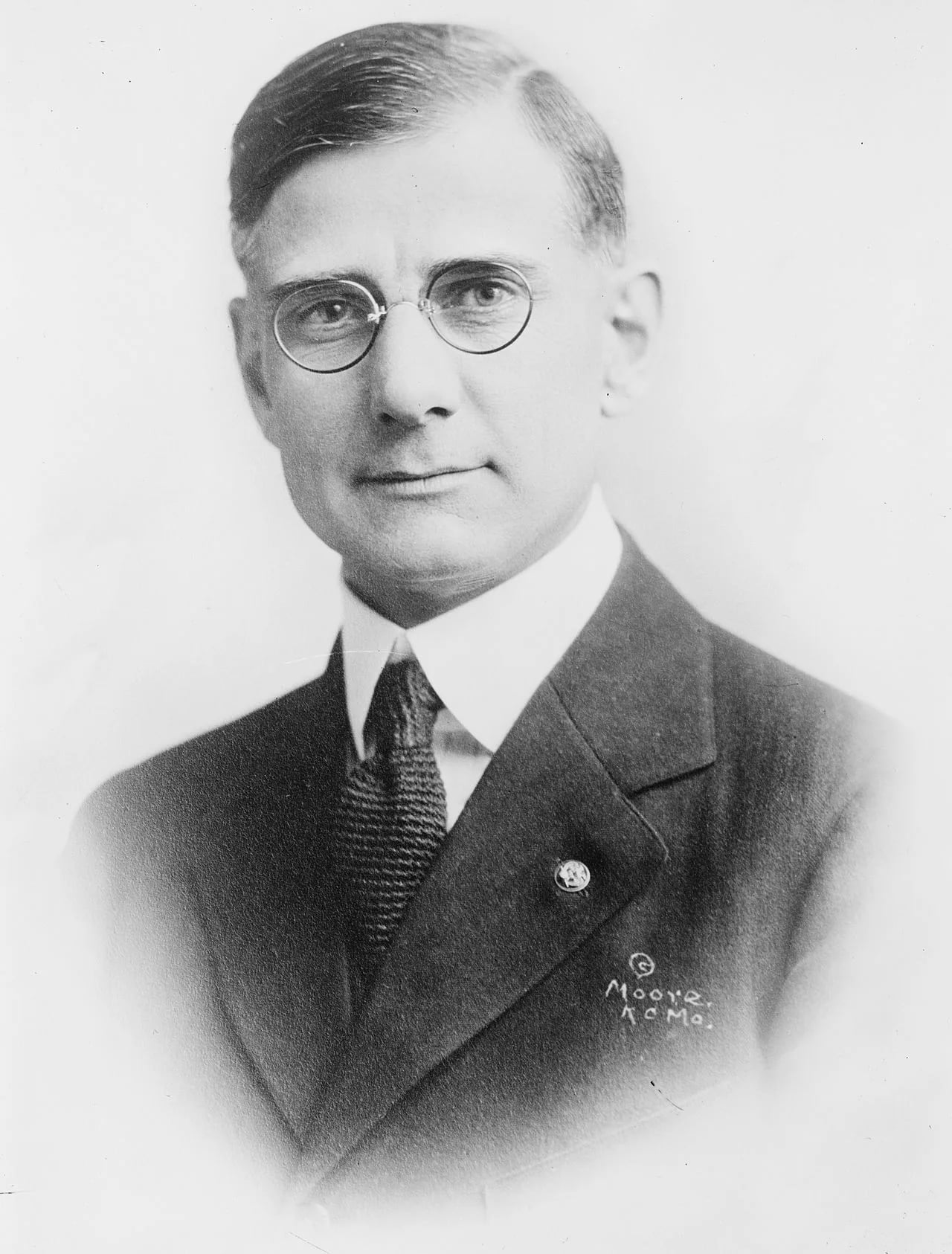 Portrait of Arthur M. Hyde (1877–1947) – memorial page