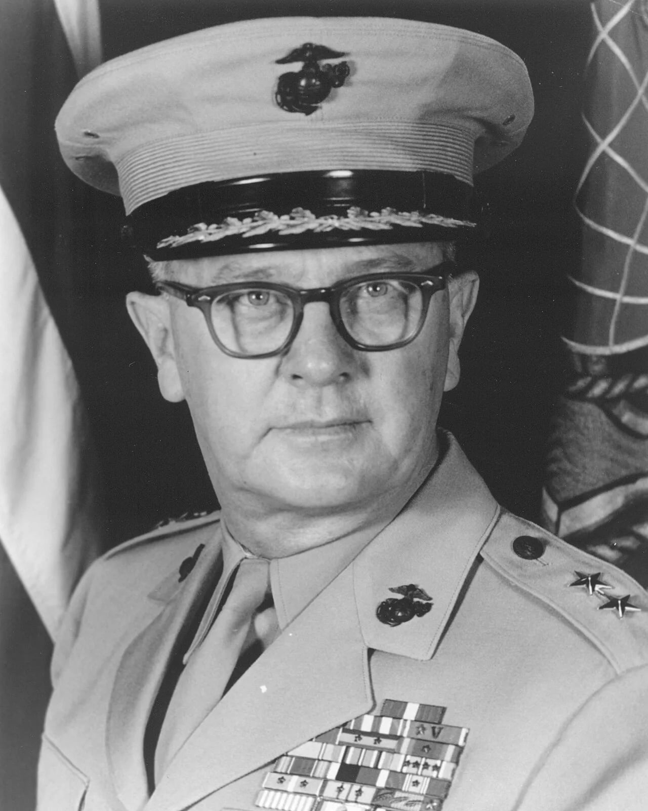 Portrait of Oscar F. Peatross (1916–1993) – memorial page