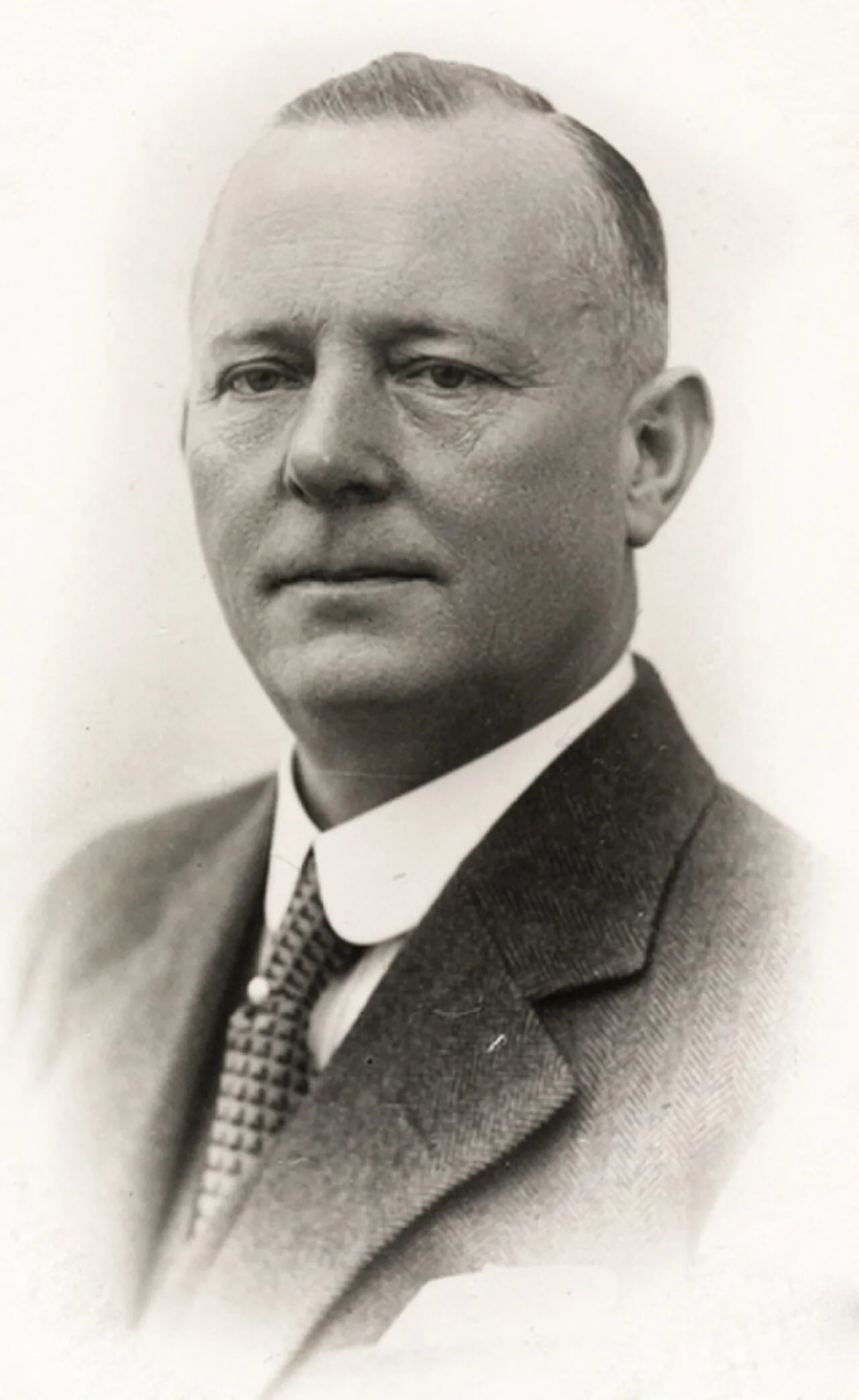 Portrait of P. M. Røwde (1876–1955) – memorial page