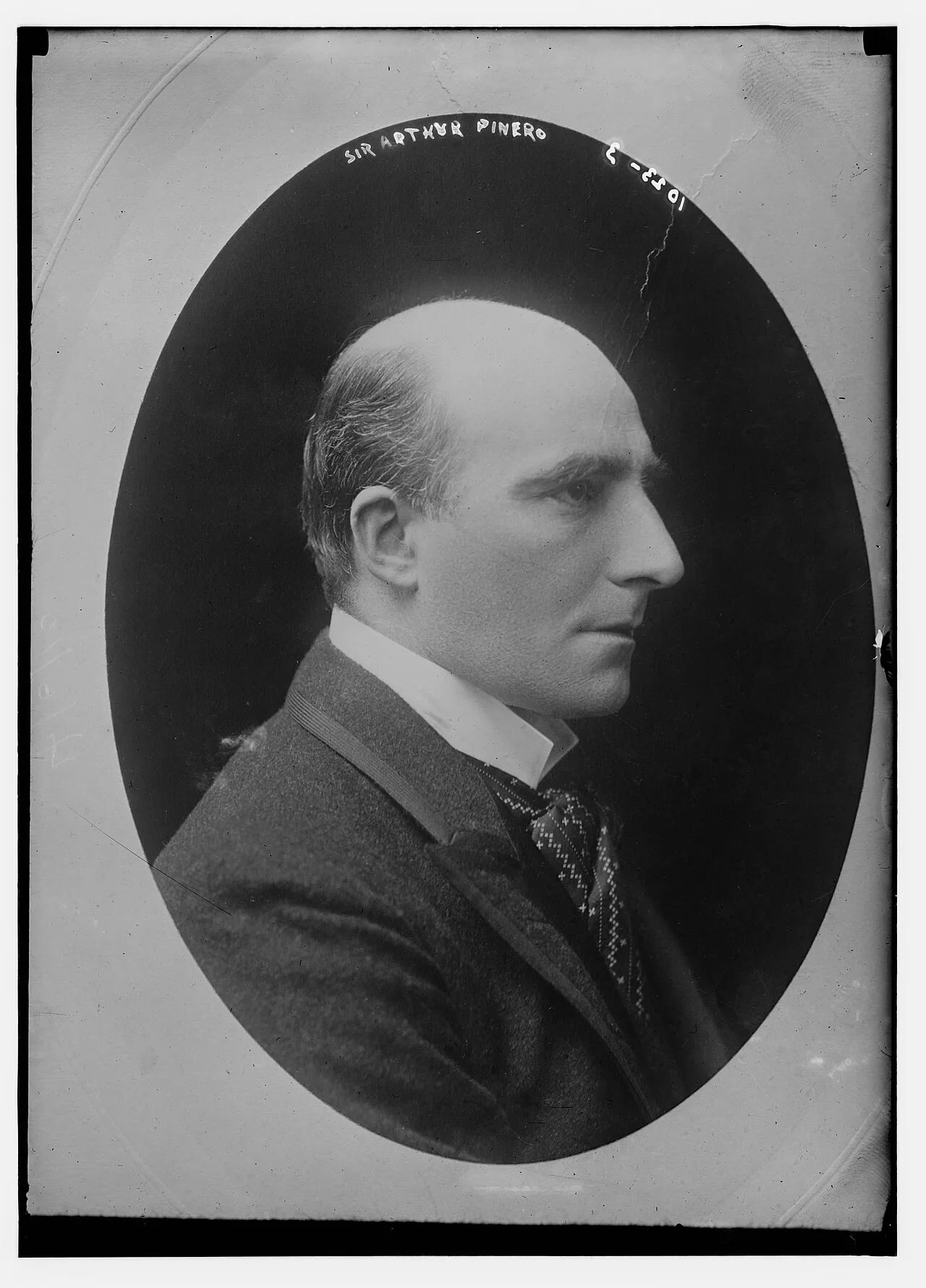 Porträt von Arthur Wing Pinero (1855–1934) – Gedenkseite