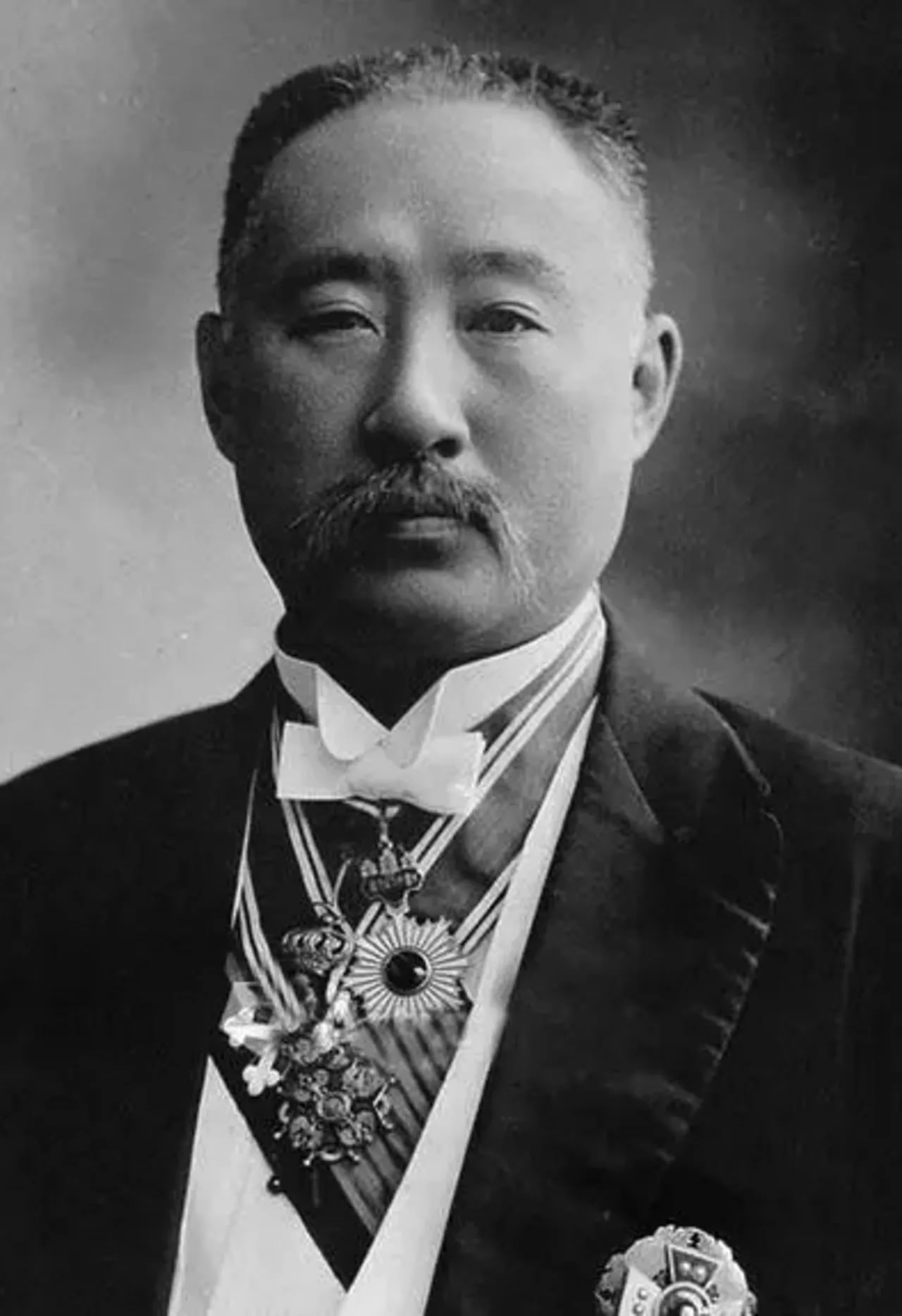 Porträt von Zhou Ziqi (1869–1923) – Gedenkseite