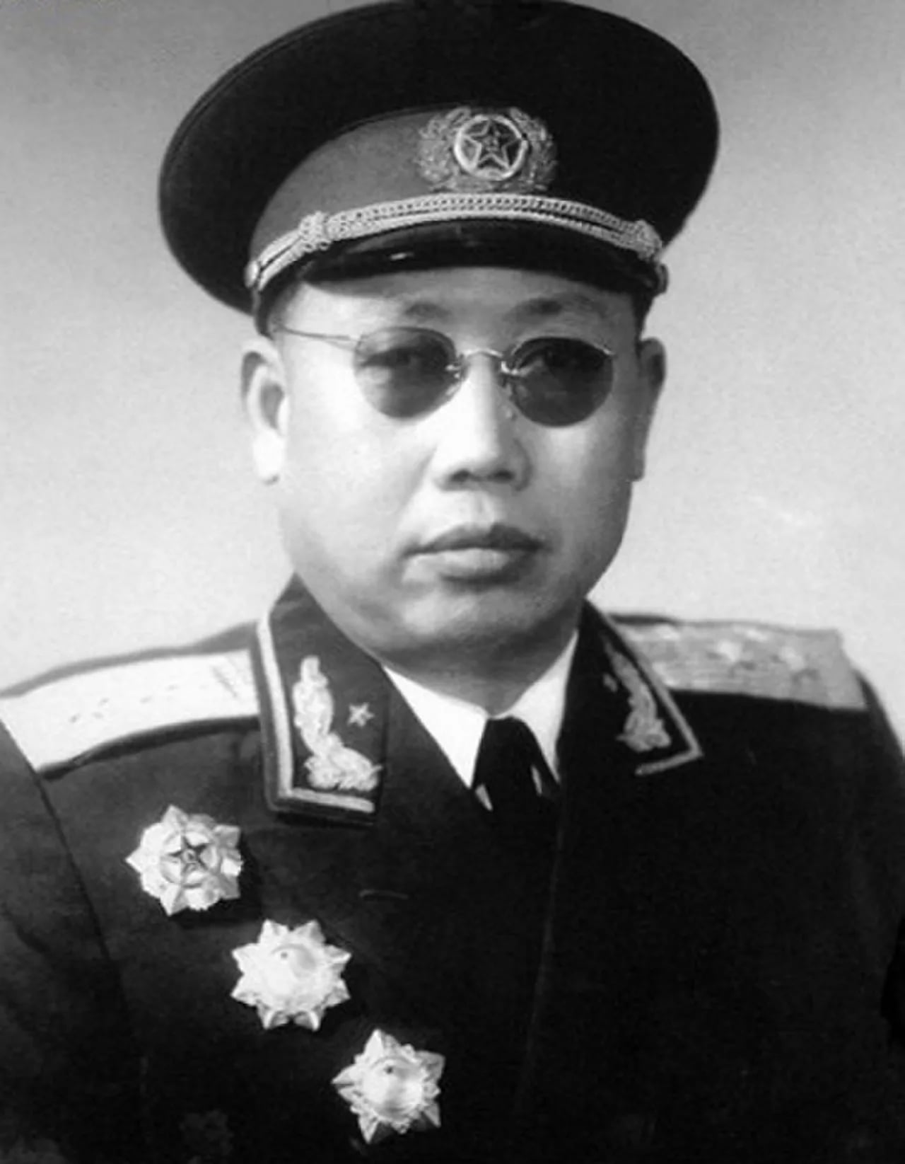 Portrait of Li Zuopeng (1914–2009) – memorial page