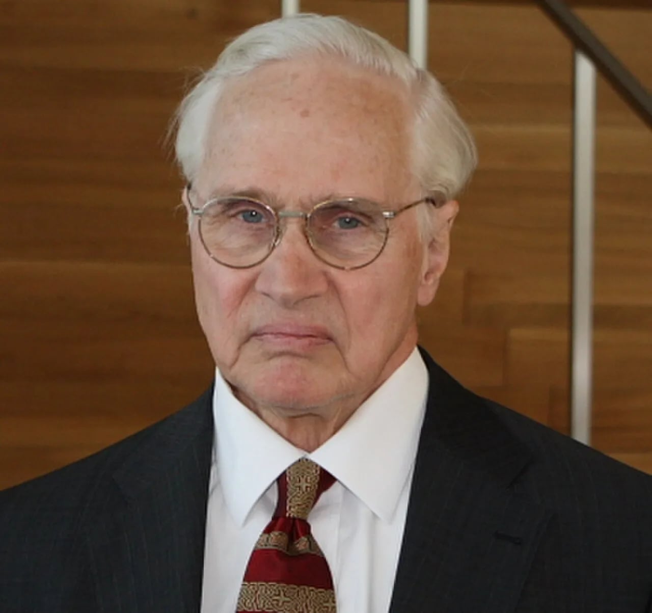Porträt von Francis Sejersted (1936–2015) – Gedenkseite