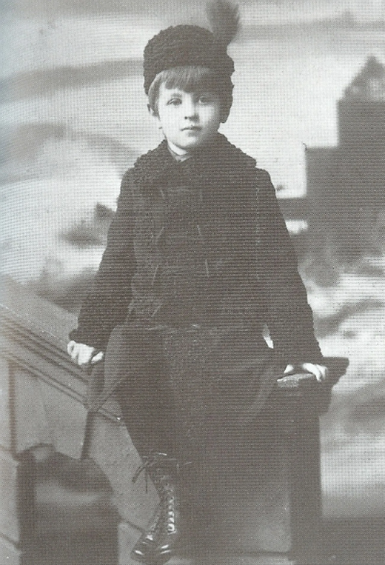 Portrait of Vyvyan Holland (1886–1967) – memorial page
