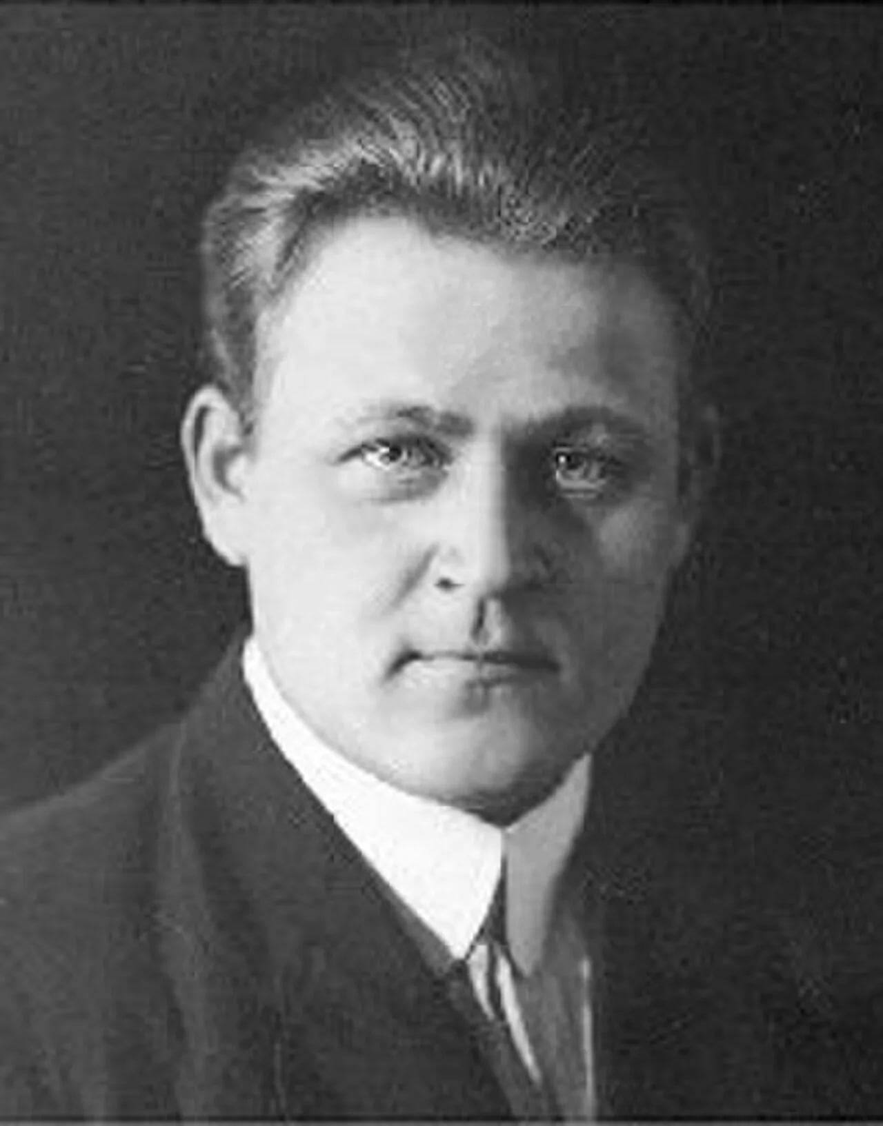 Portrait of Harald Tammer (1899–1942) – memorial page