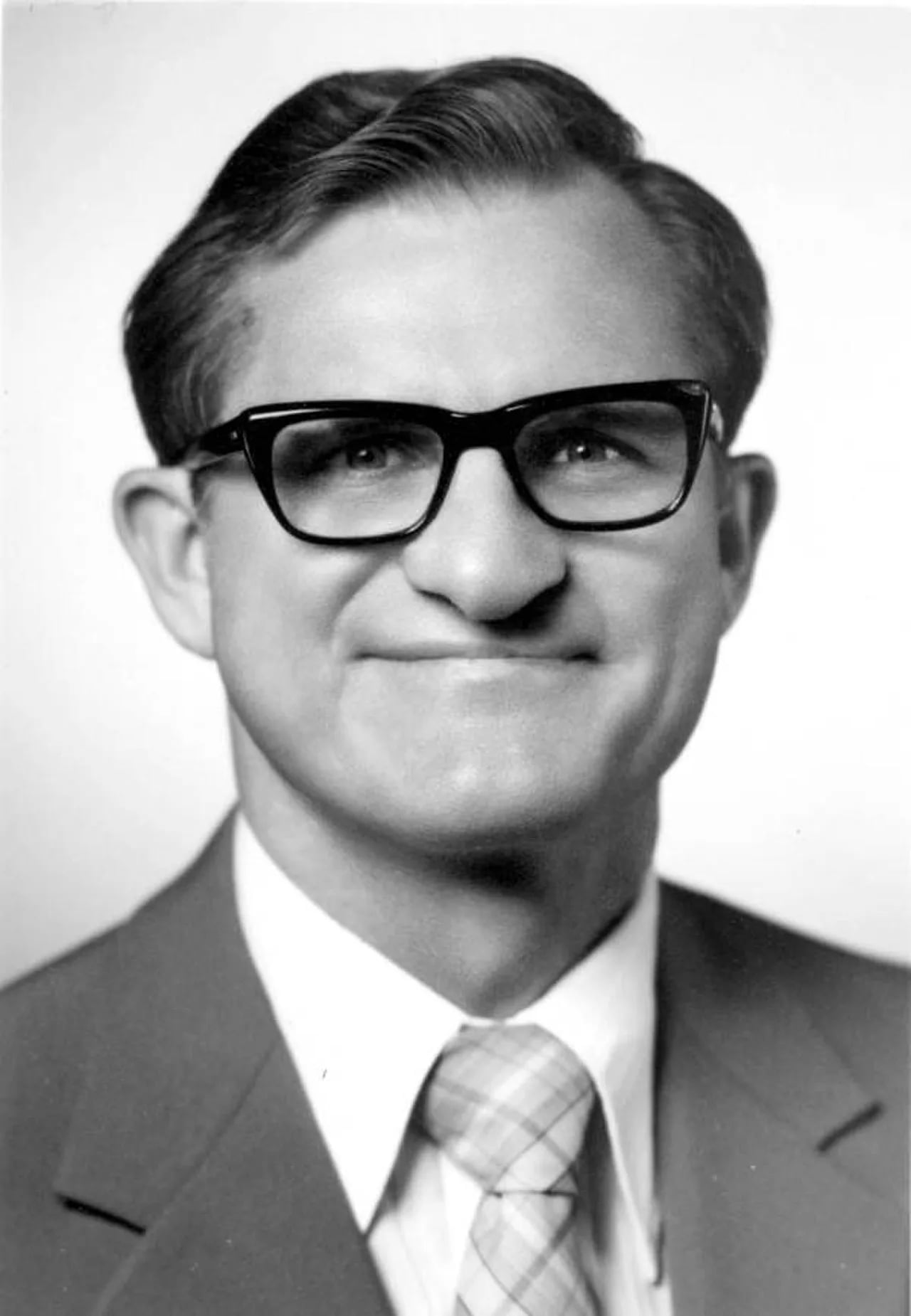 Portrait of Parker Lee McDonald (1924–2017) – memorial page