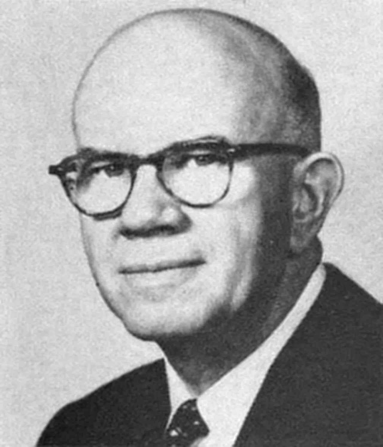 Porträt von Paul B. Dague (1898–1974) – Gedenkseite