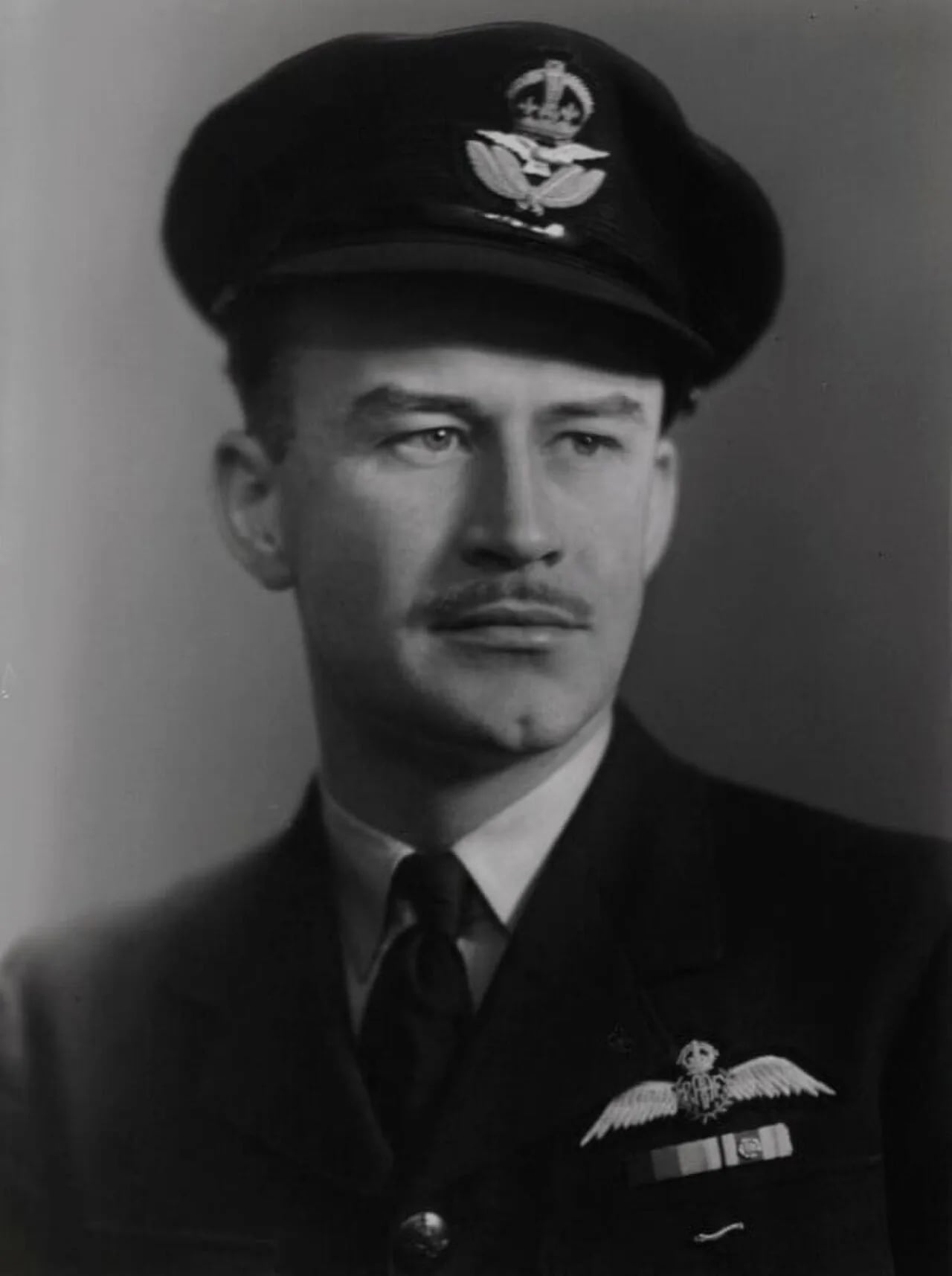 Portrait of Paul Brickhill (1916–1991) – memorial page