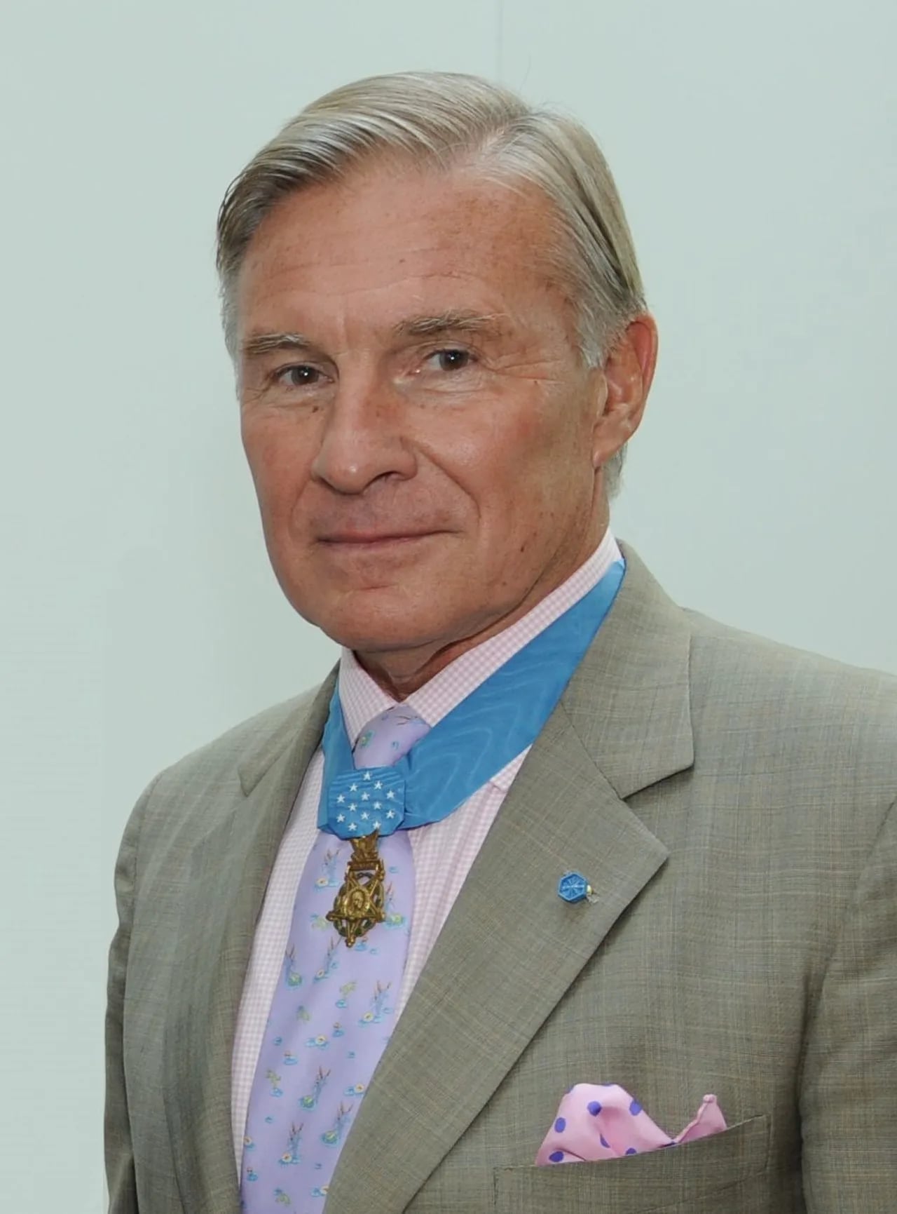Portrait of Paul Bucha (1943–2024) – memorial page